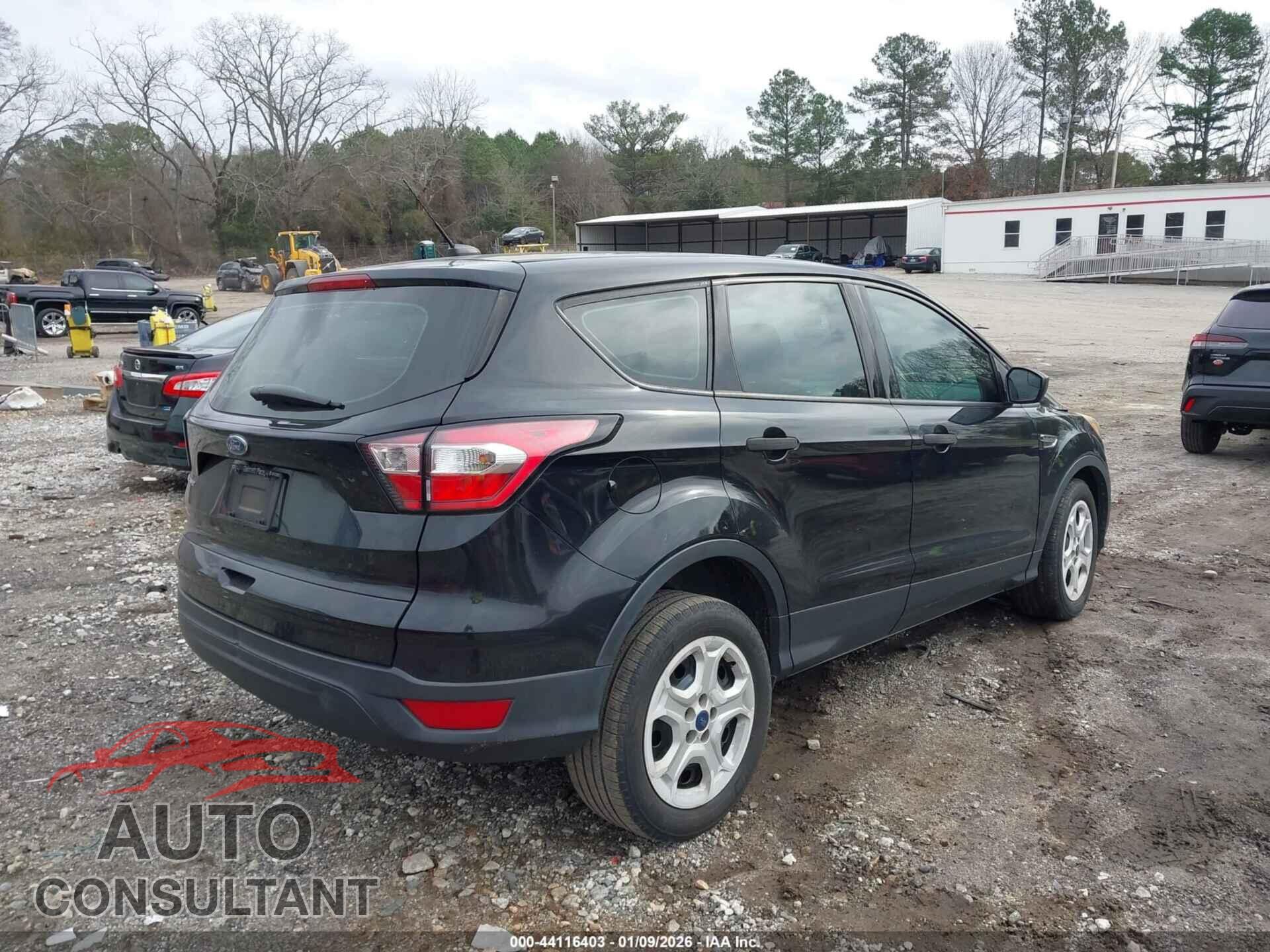 FORD ESCAPE 2017 - 1FMCU0F7XHUE00962