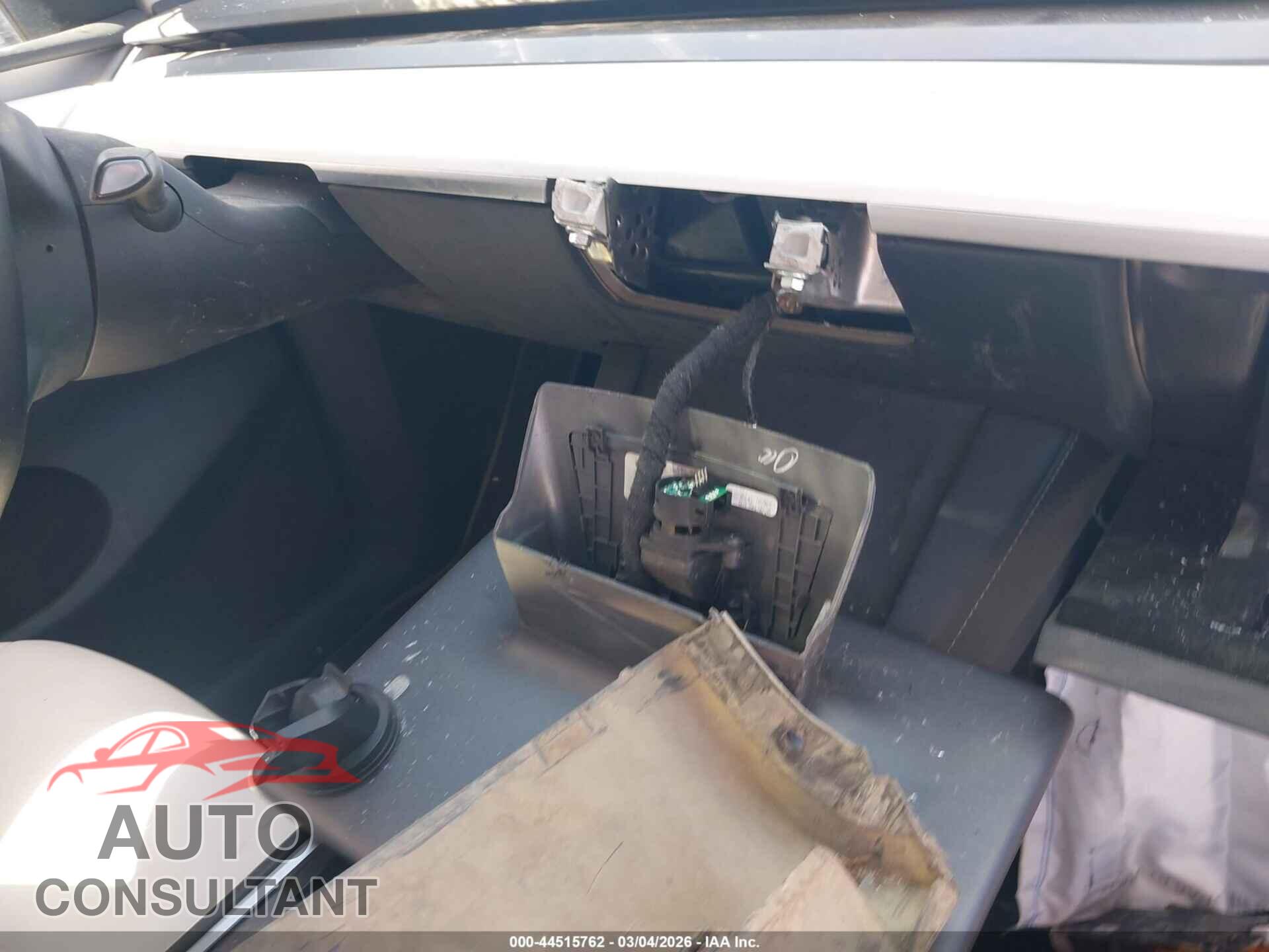 TESLA MODEL Y 2024 - 7SAYGDEE2RF193151