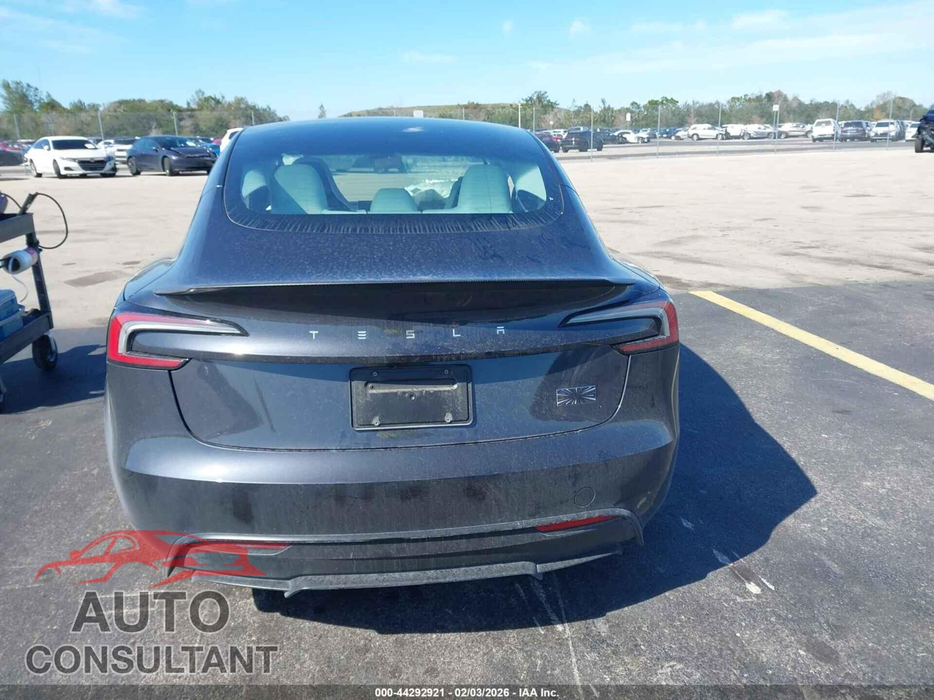 TESLA MODEL 3 2024 - 5YJ3E1ET0RF881403