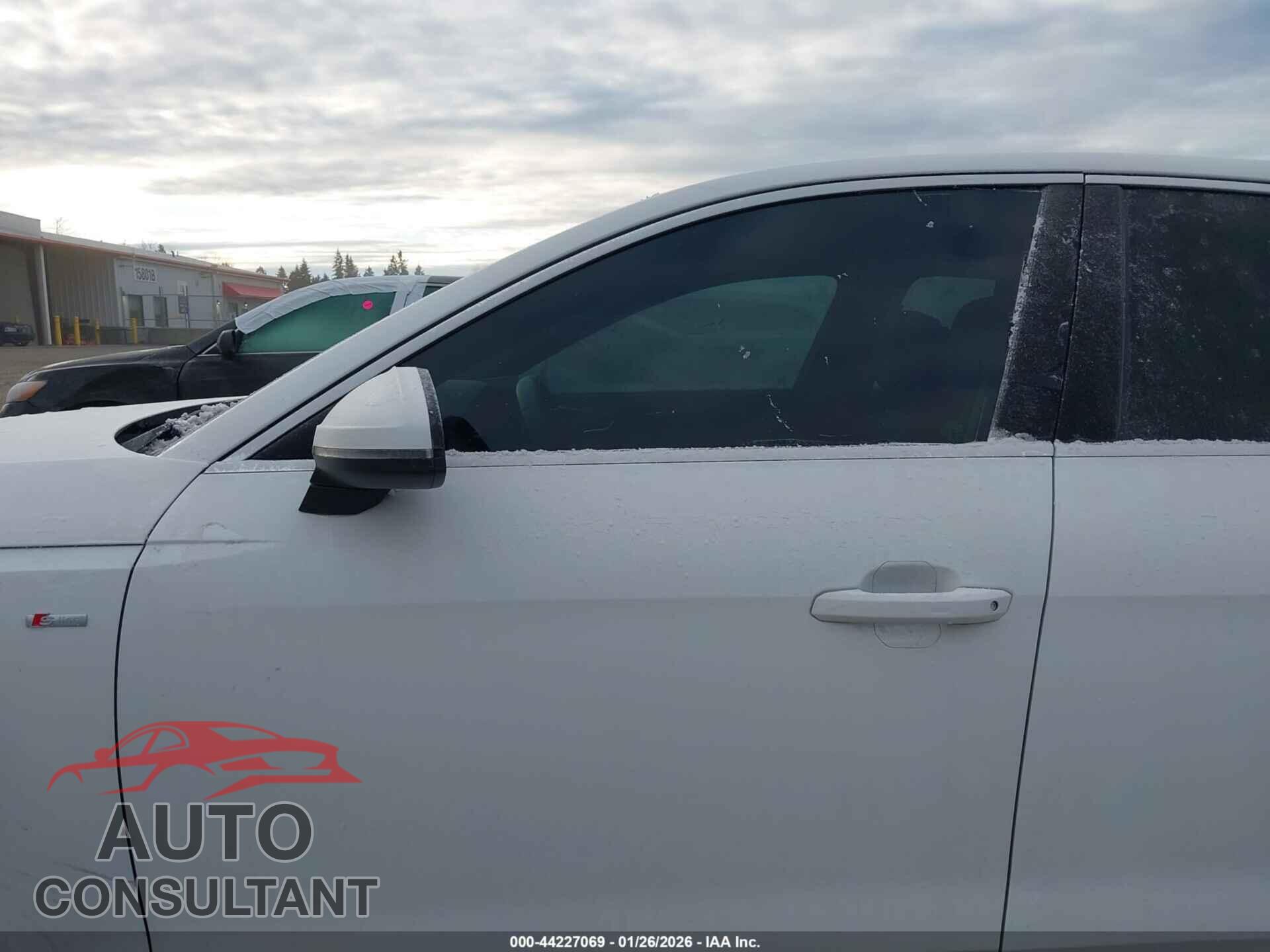 AUDI A4 2023 - WAUDAAF40PN001061