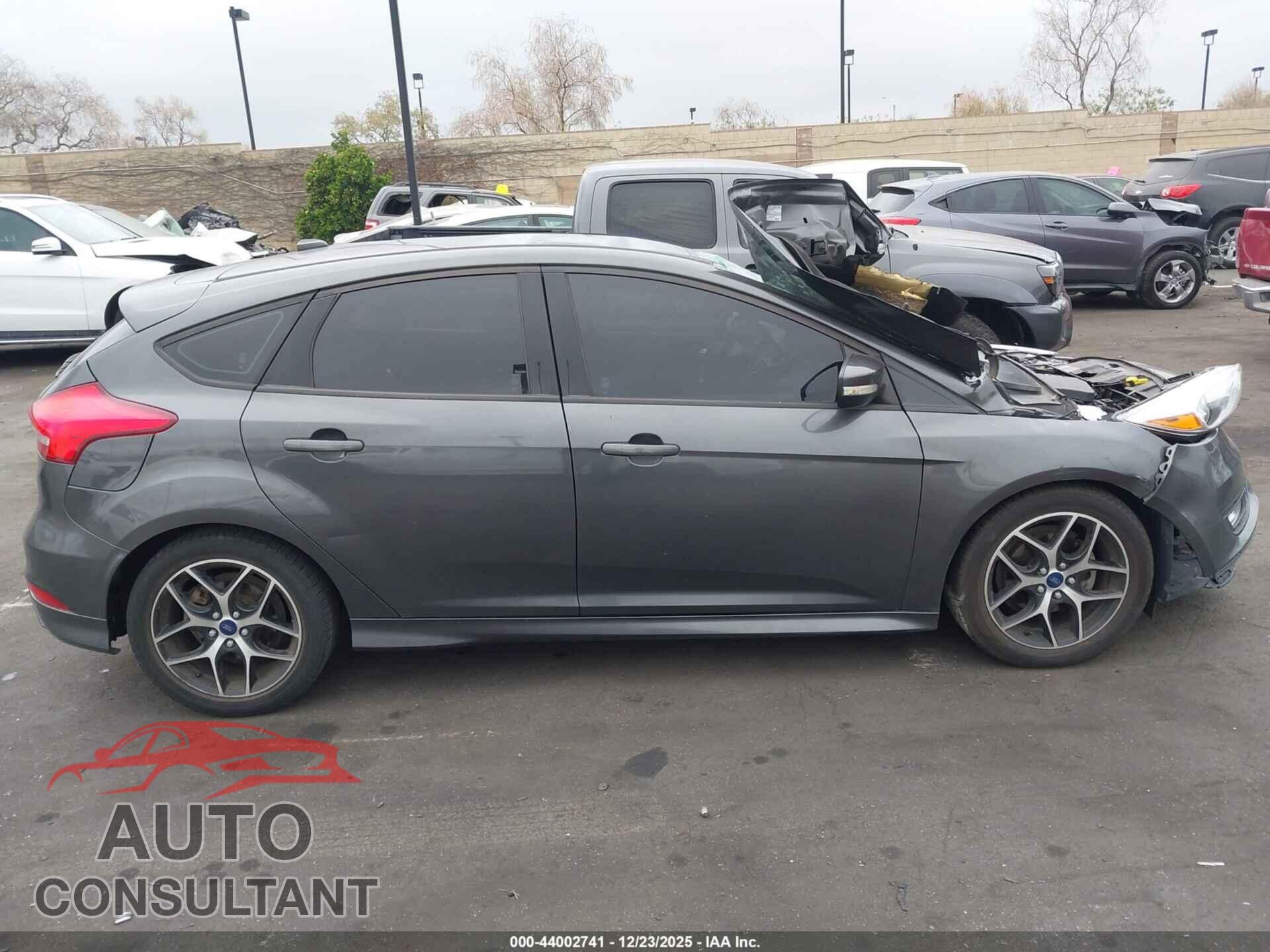 FORD FOCUS 2016 - 1FADP3K23GL362089