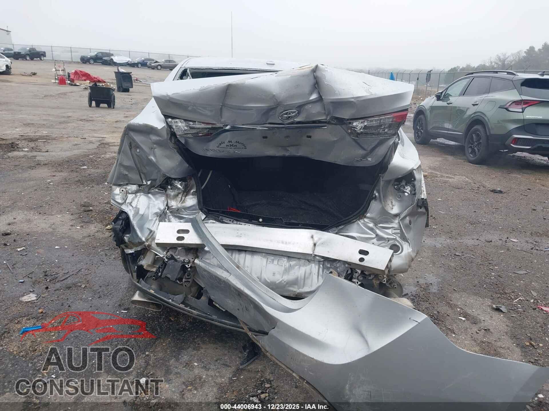 TOYOTA AVALON 2016 - 4T1BK1EB3GU204132