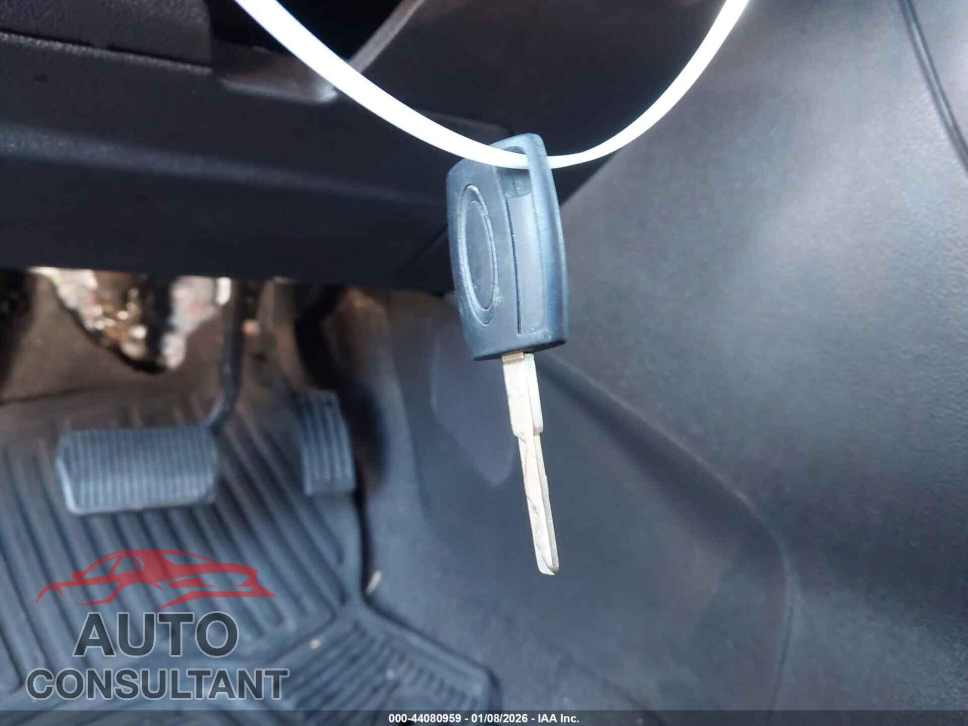 FORD FOCUS 2017 - 1FADP3E25HL311237
