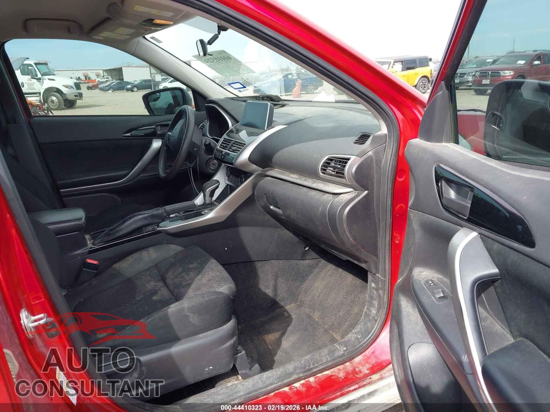 MITSUBISHI ECLIPSE CROSS 2018 - JA4AT4AA0JZ065657