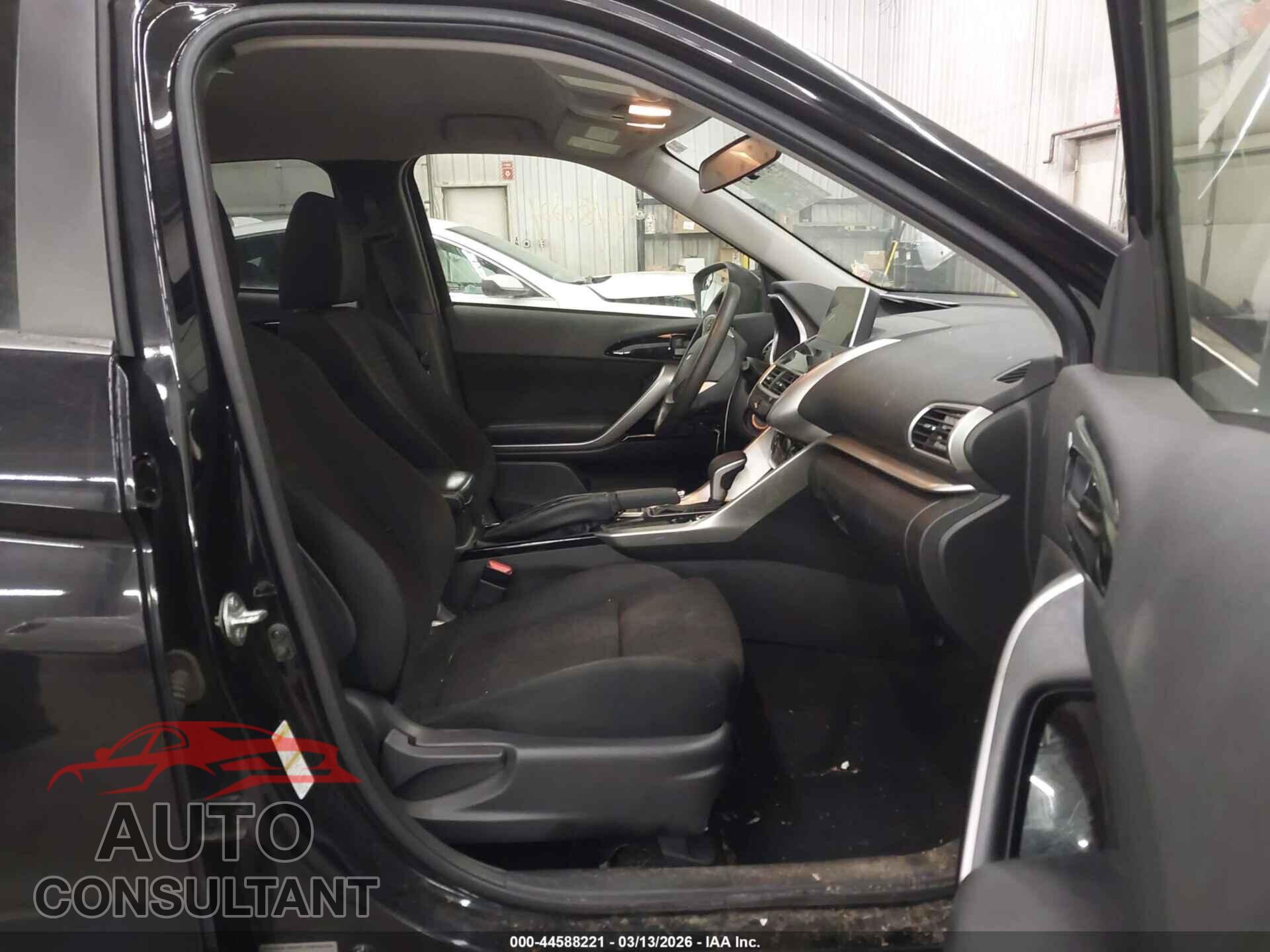 MITSUBISHI ECLIPSE CROSS 2019 - JA4AT4AA4KZ020139