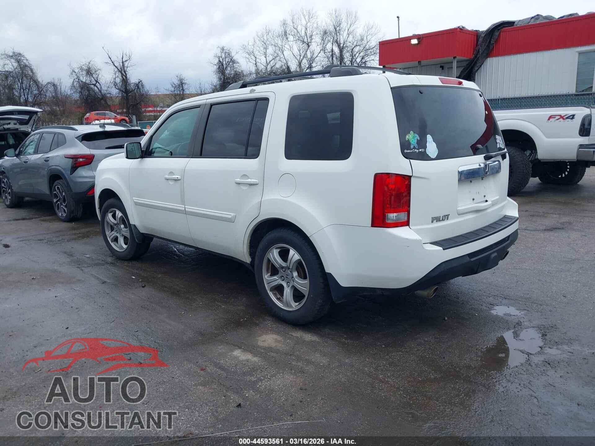 HONDA PILOT 2013 - 5FNYF3H71DB026036