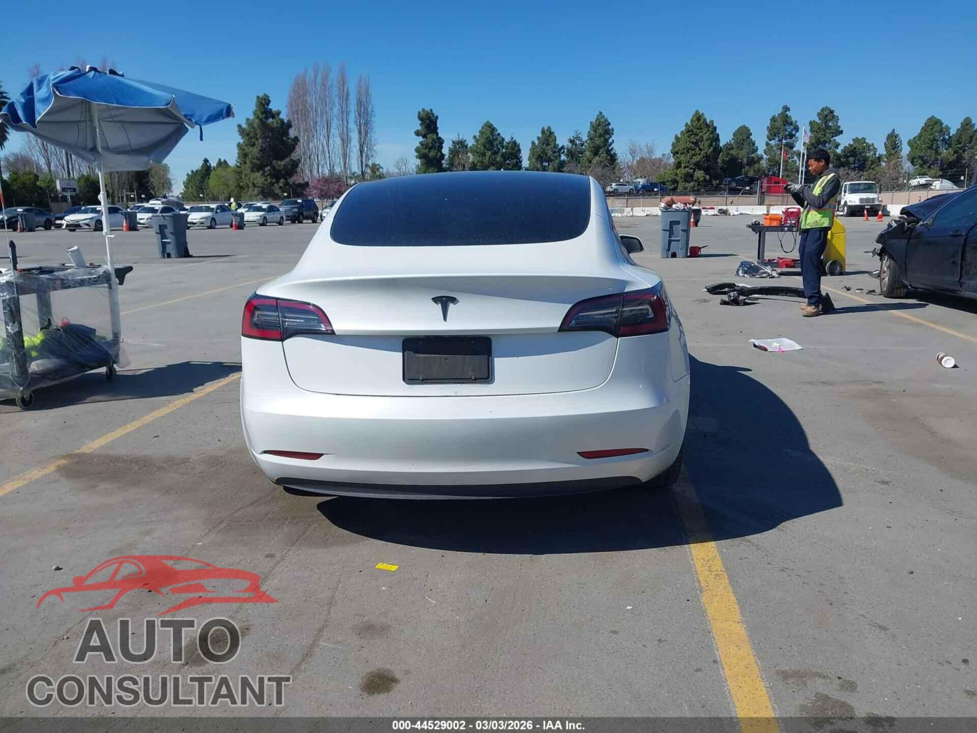 TESLA MODEL 3 2023 - 5YJ3E1EAXPF458517