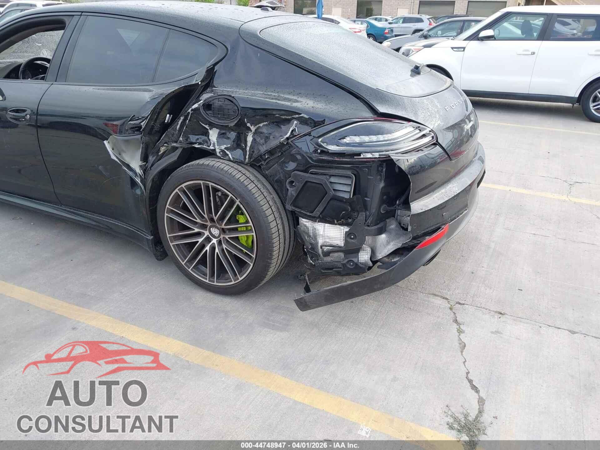 PORSCHE PANAMERA E-HYBRID 2015 - WP0AD2A76FL040736