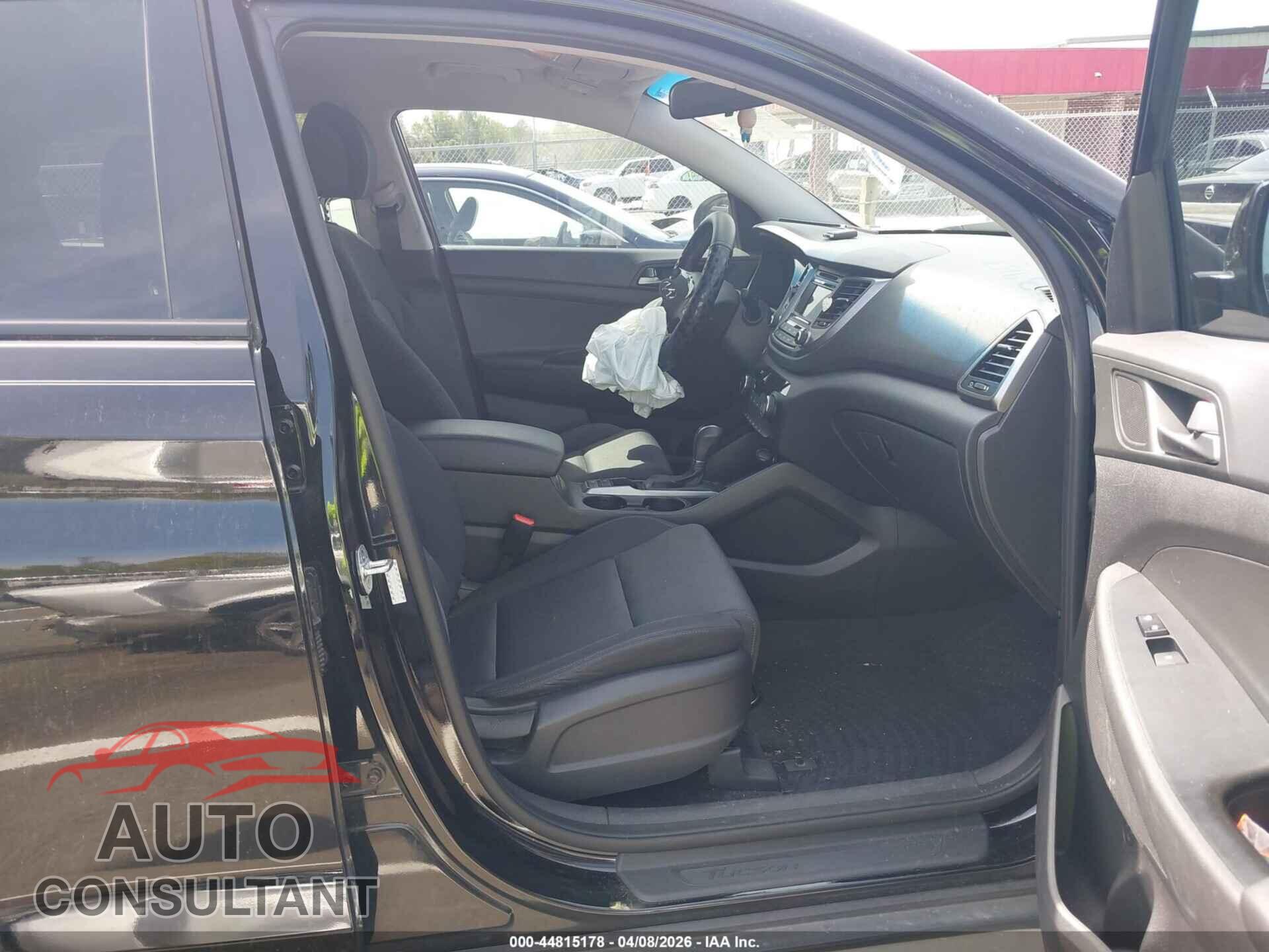 HYUNDAI TUCSON 2017 - KM8J33A28HU524400