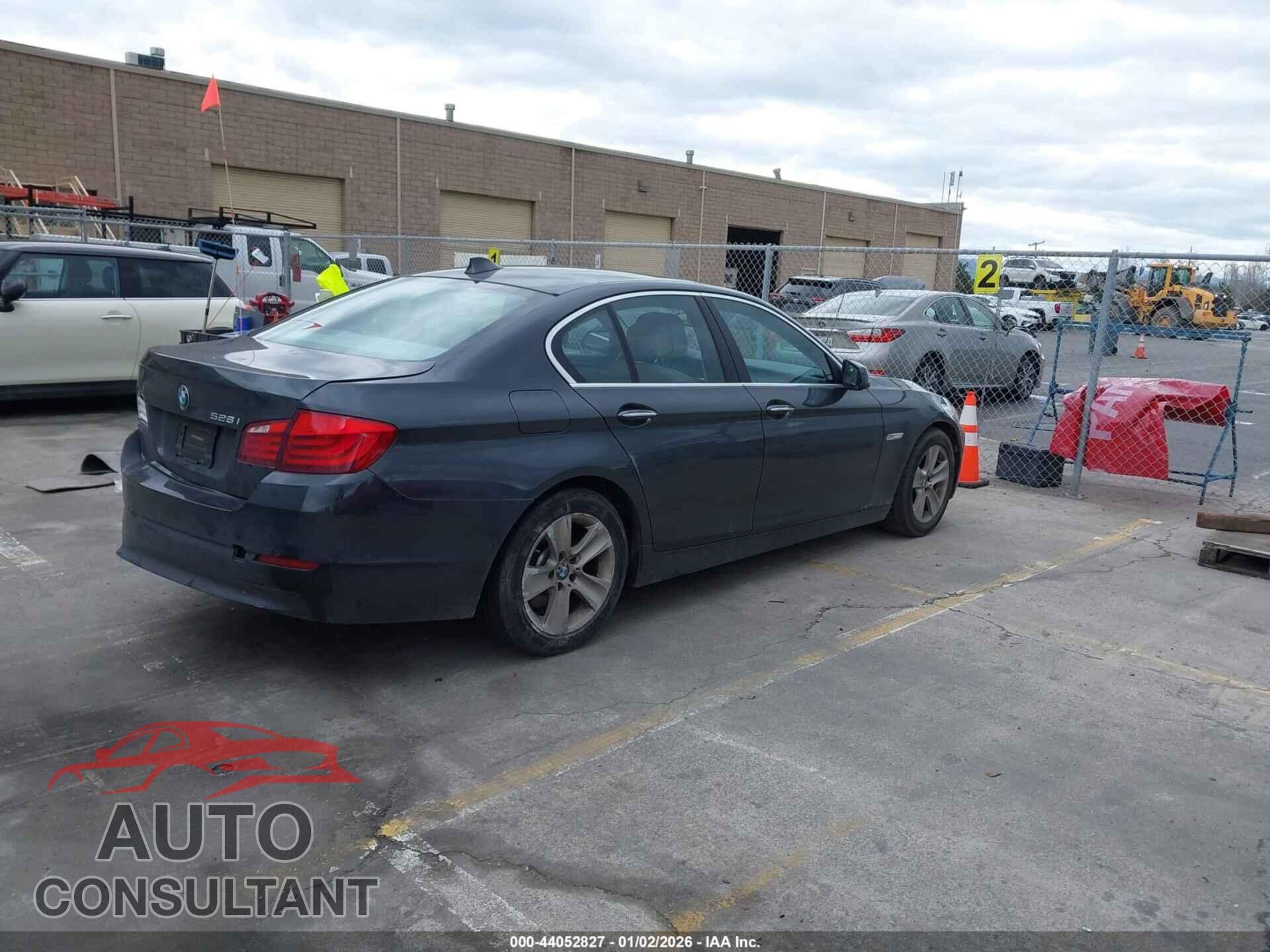 BMW 528I 2011 - WBAFR1C56BC742298