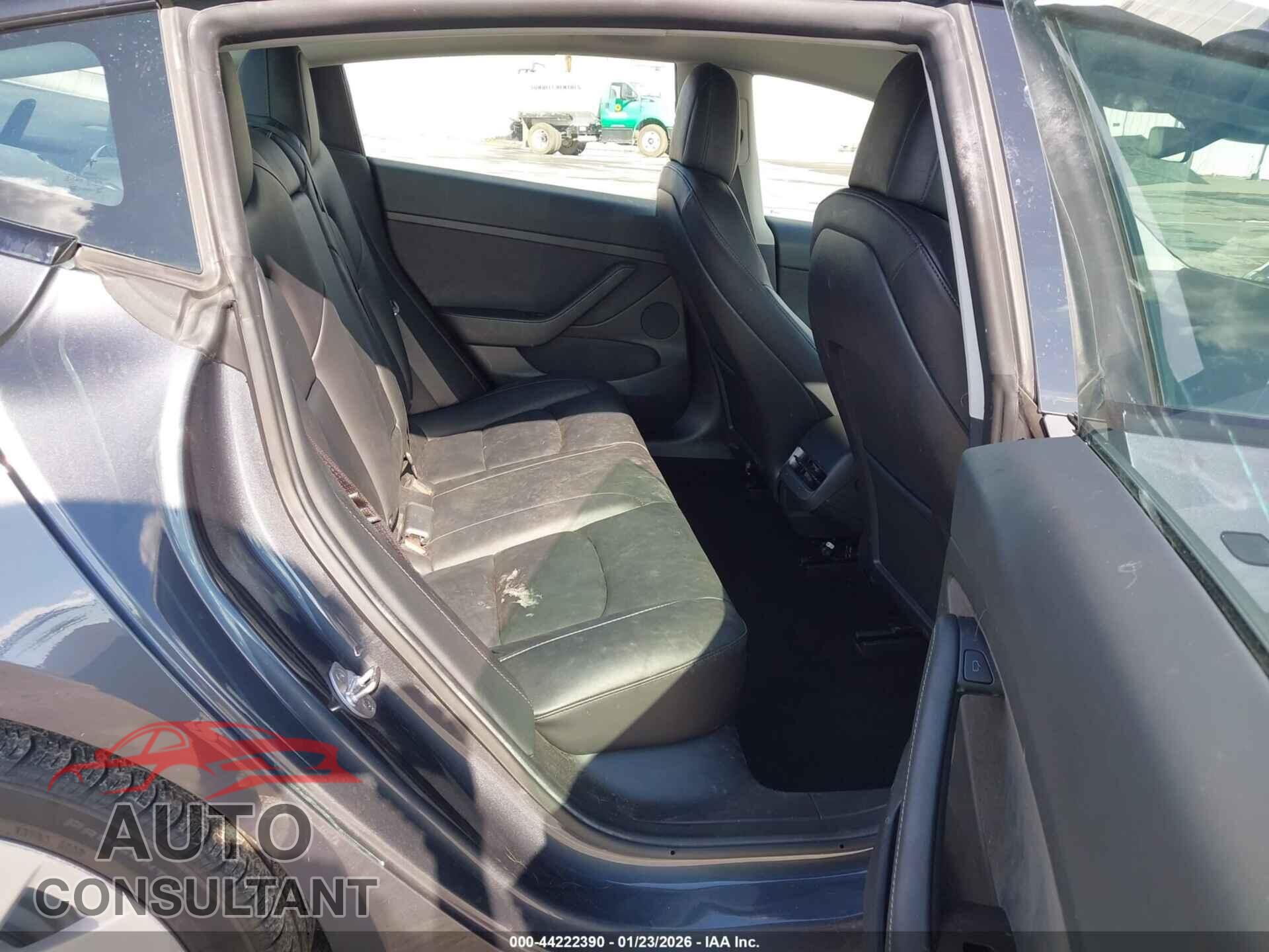 TESLA MODEL 3 2022 - 5YJ3E1EA2NF241329