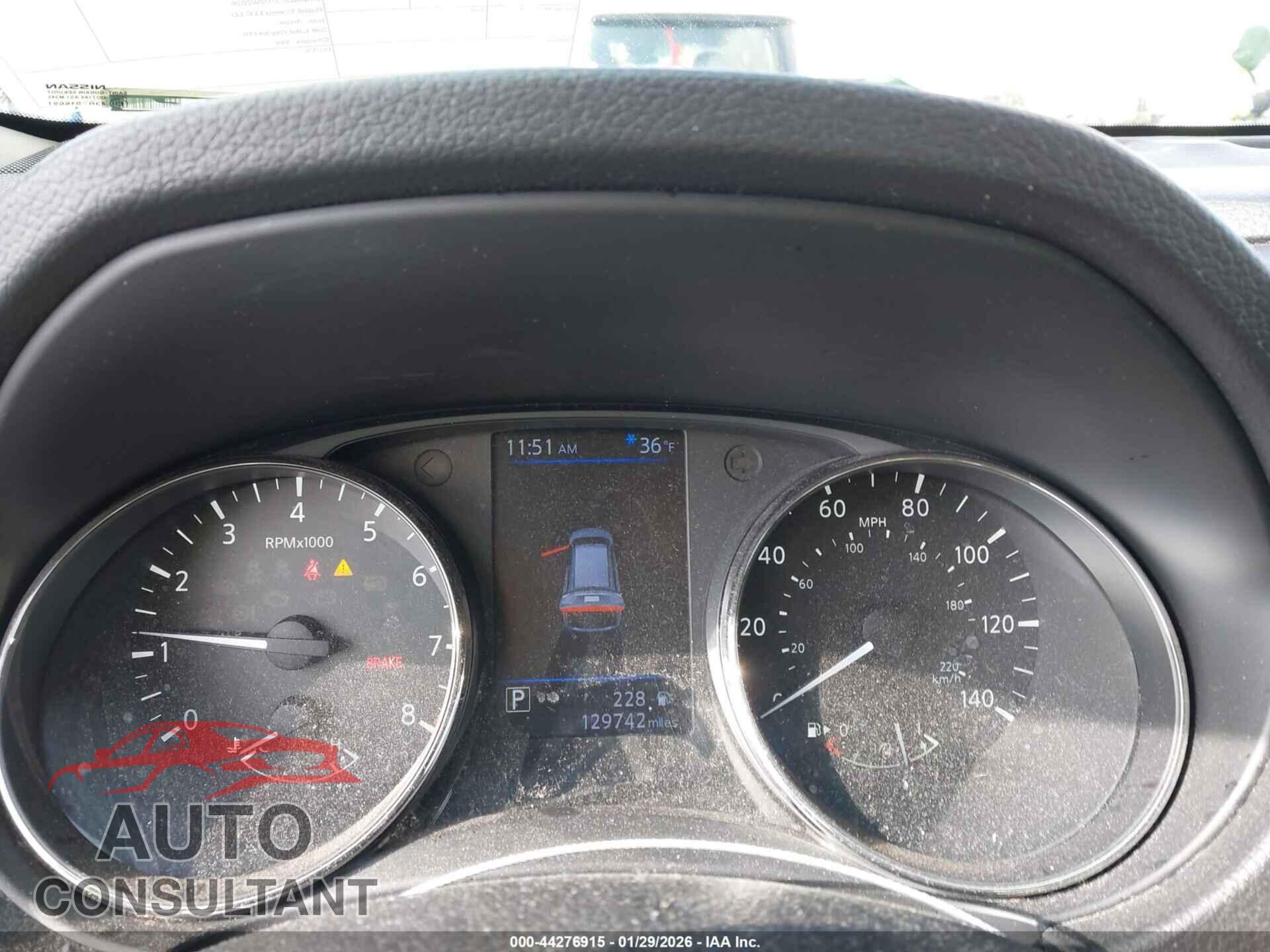 NISSAN ROGUE 2018 - KNMAT2MV1JP583443