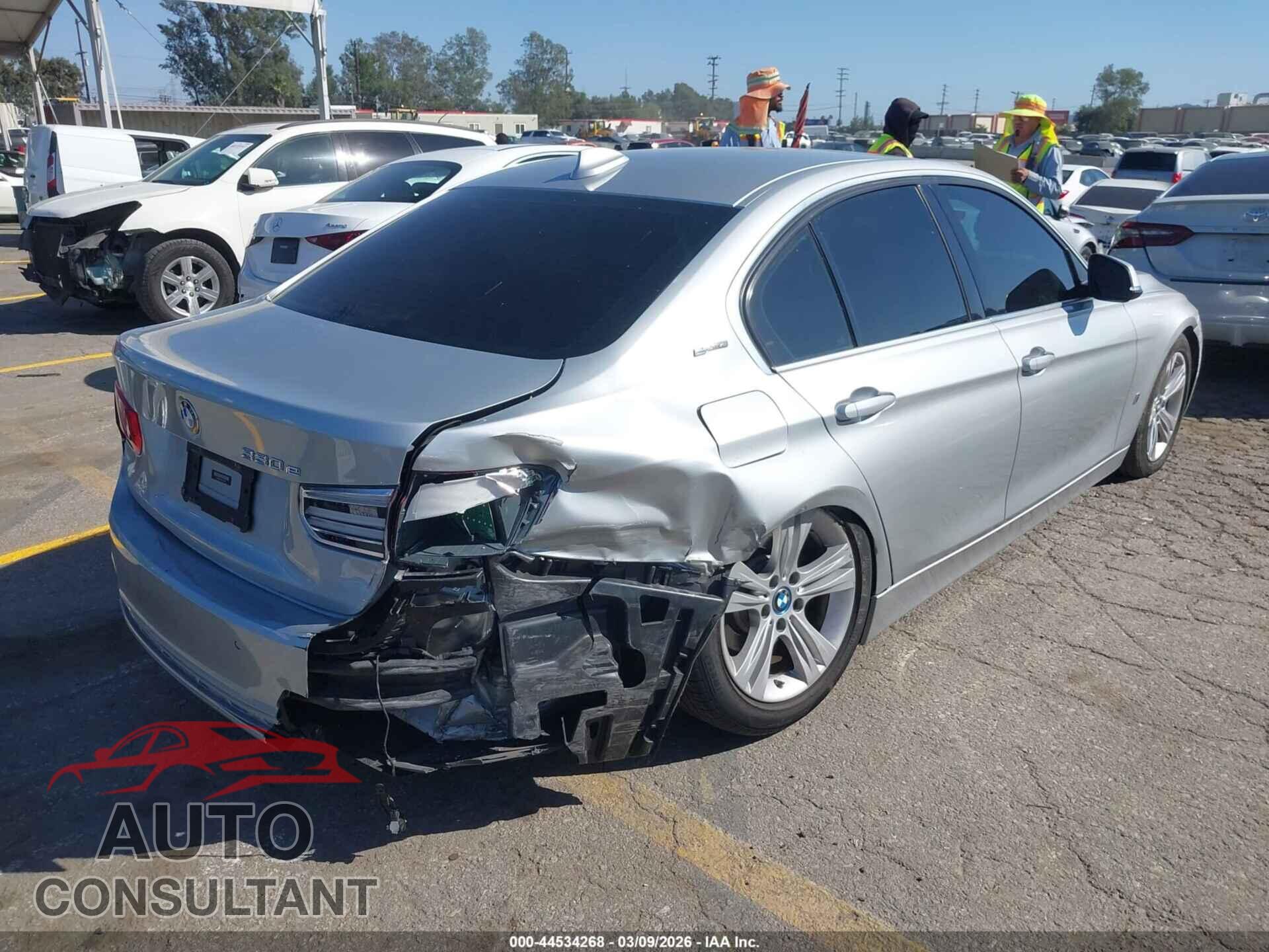 BMW 330E 2017 - WBA8E1C34HA156724