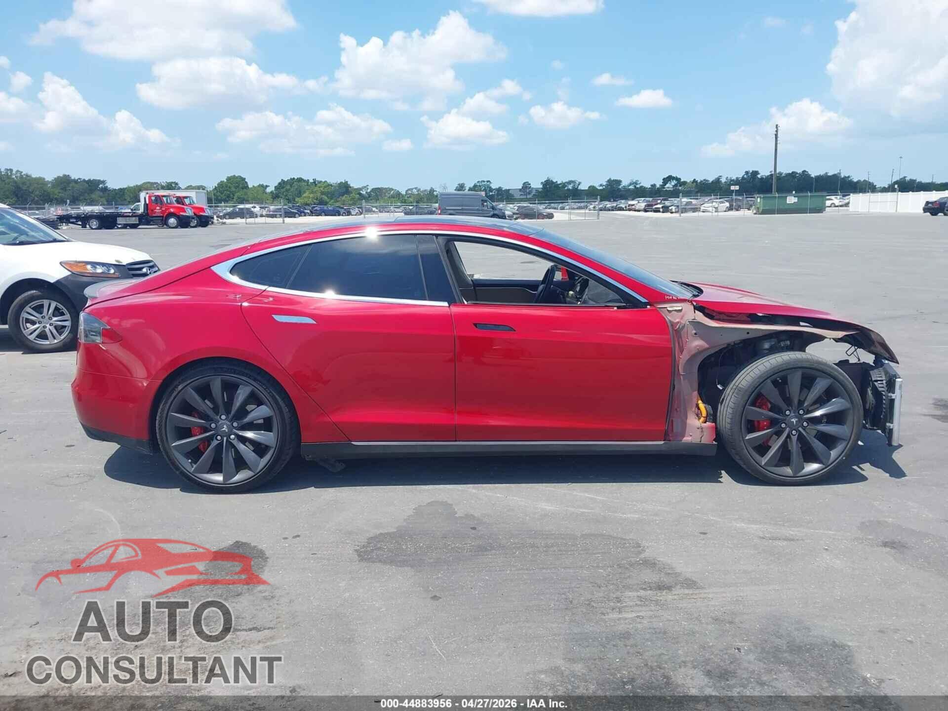 TESLA MODEL S 2015 - 5YJSA1E44FF105867