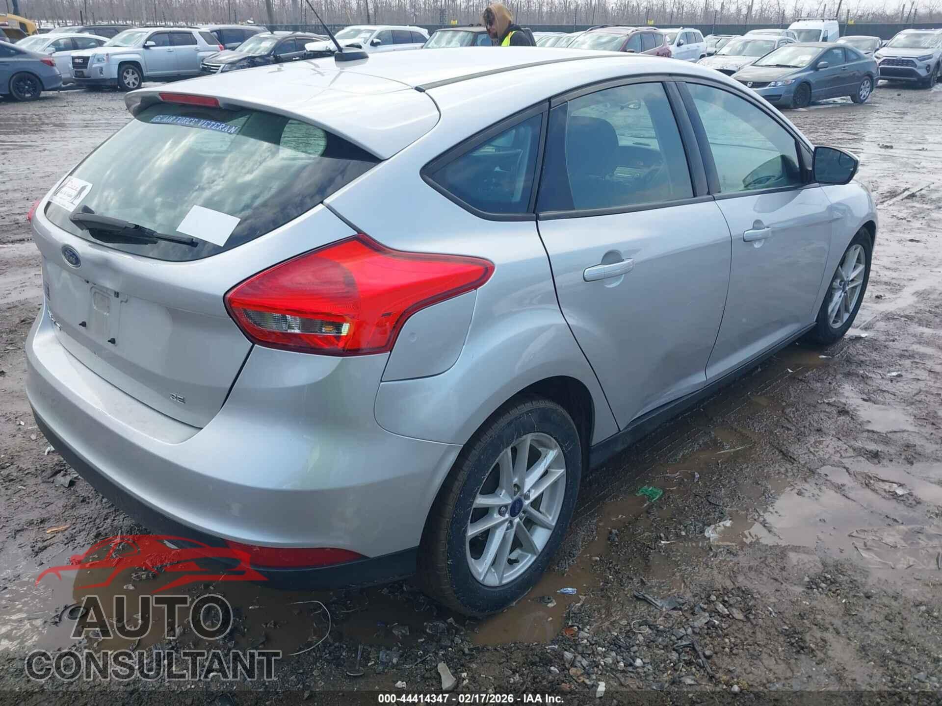 FORD FOCUS 2017 - 1FADP3K26HL227450