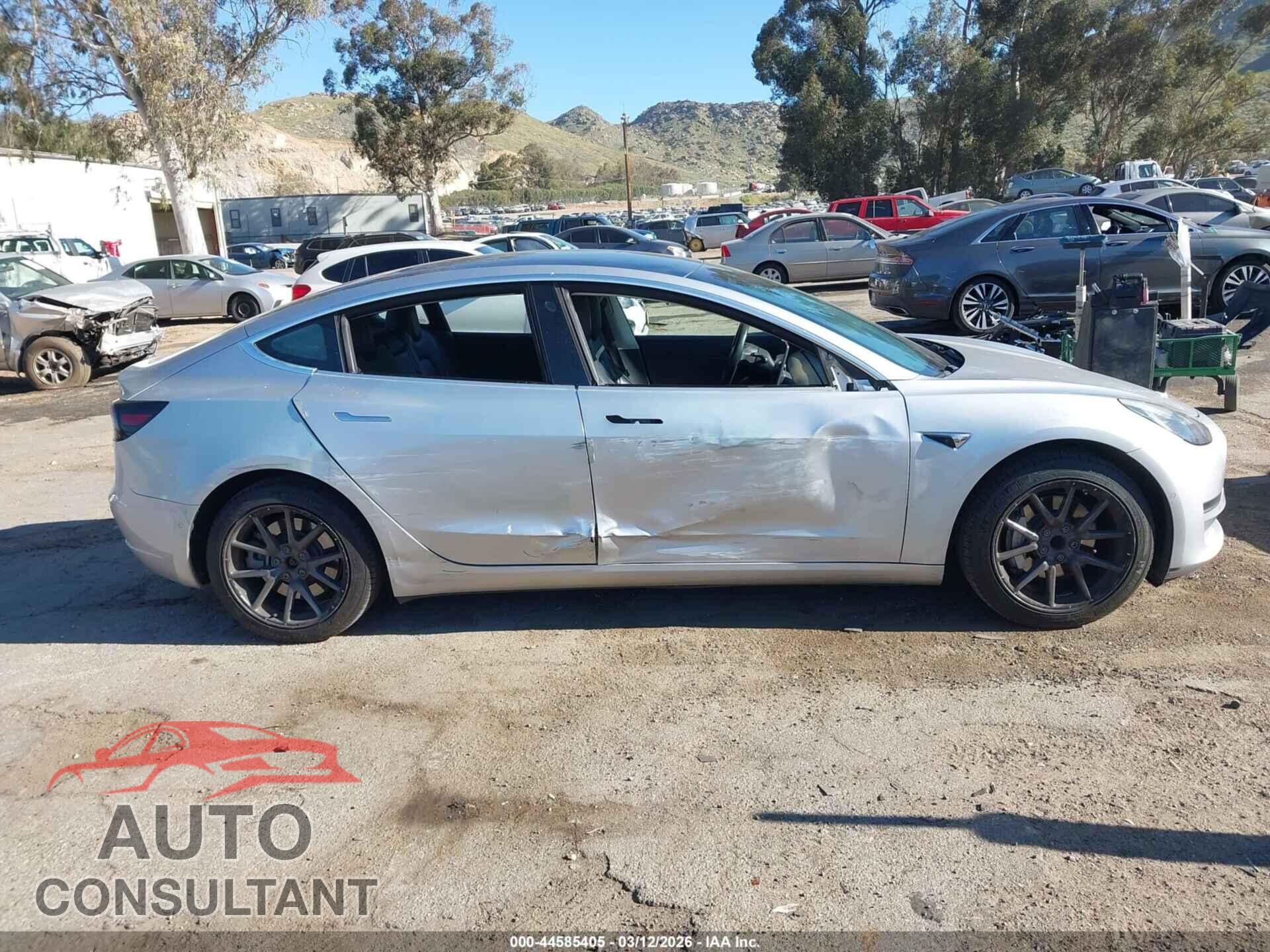 TESLA MODEL 3 2018 - 5YJ3E1EA2JF044123