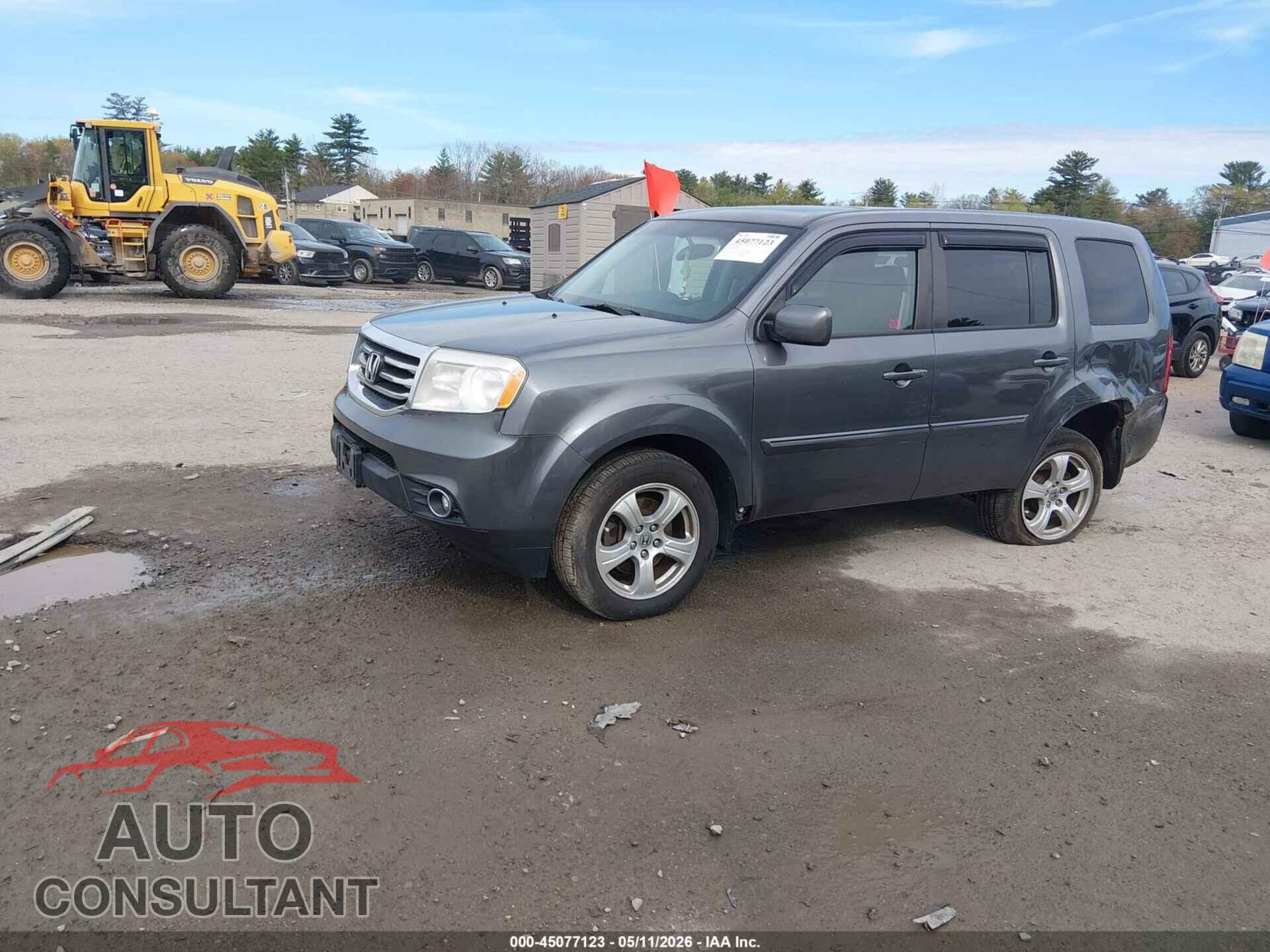 HONDA PILOT 2013 - 5FNYF4H56DB008300