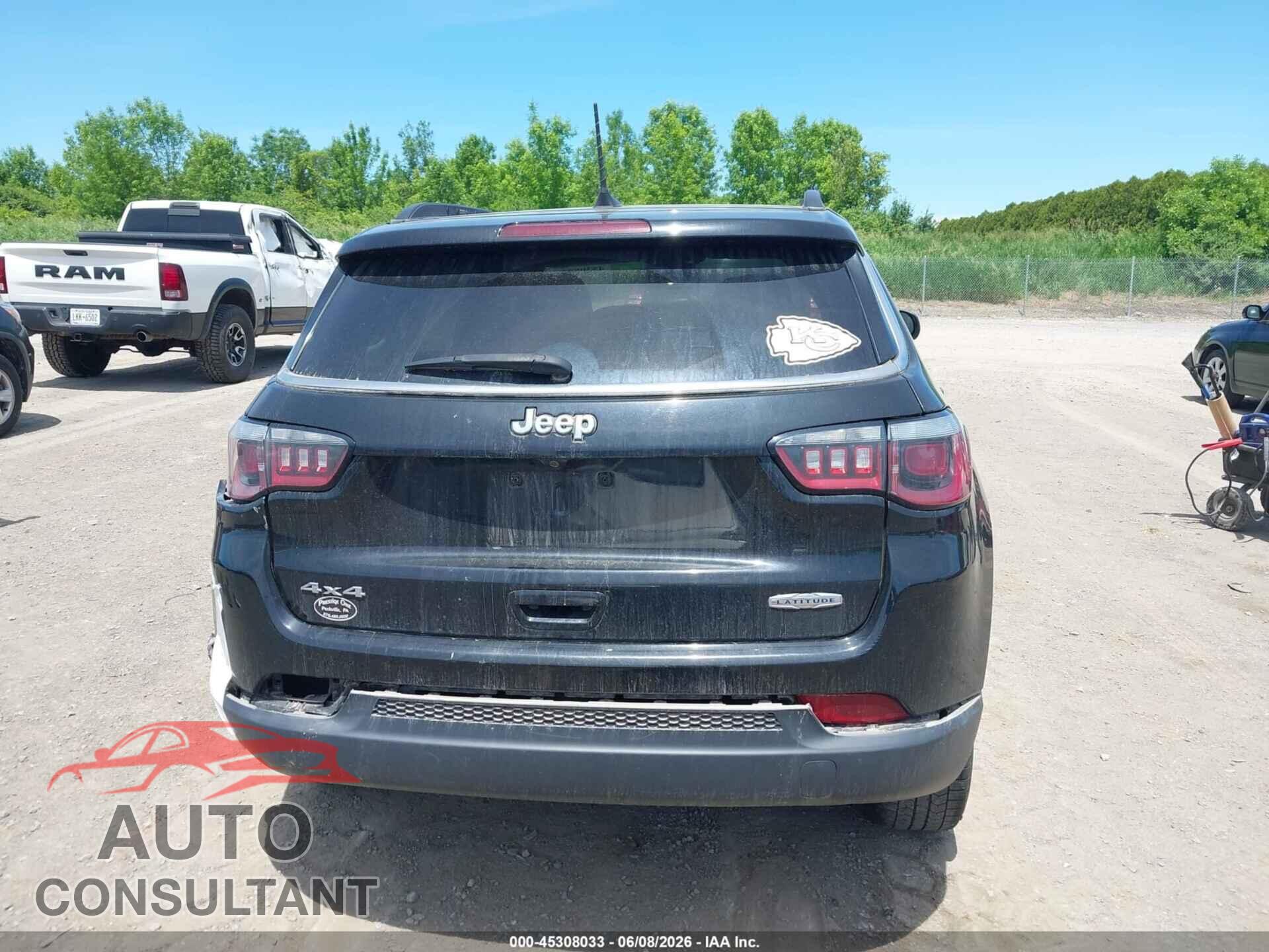 JEEP COMPASS 2018 - 3C4NJDBB2JT280548