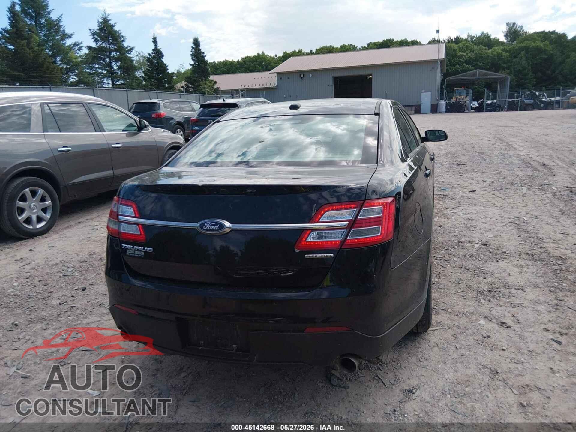 FORD TAURUS 2018 - 1FAHP2D86JG115422