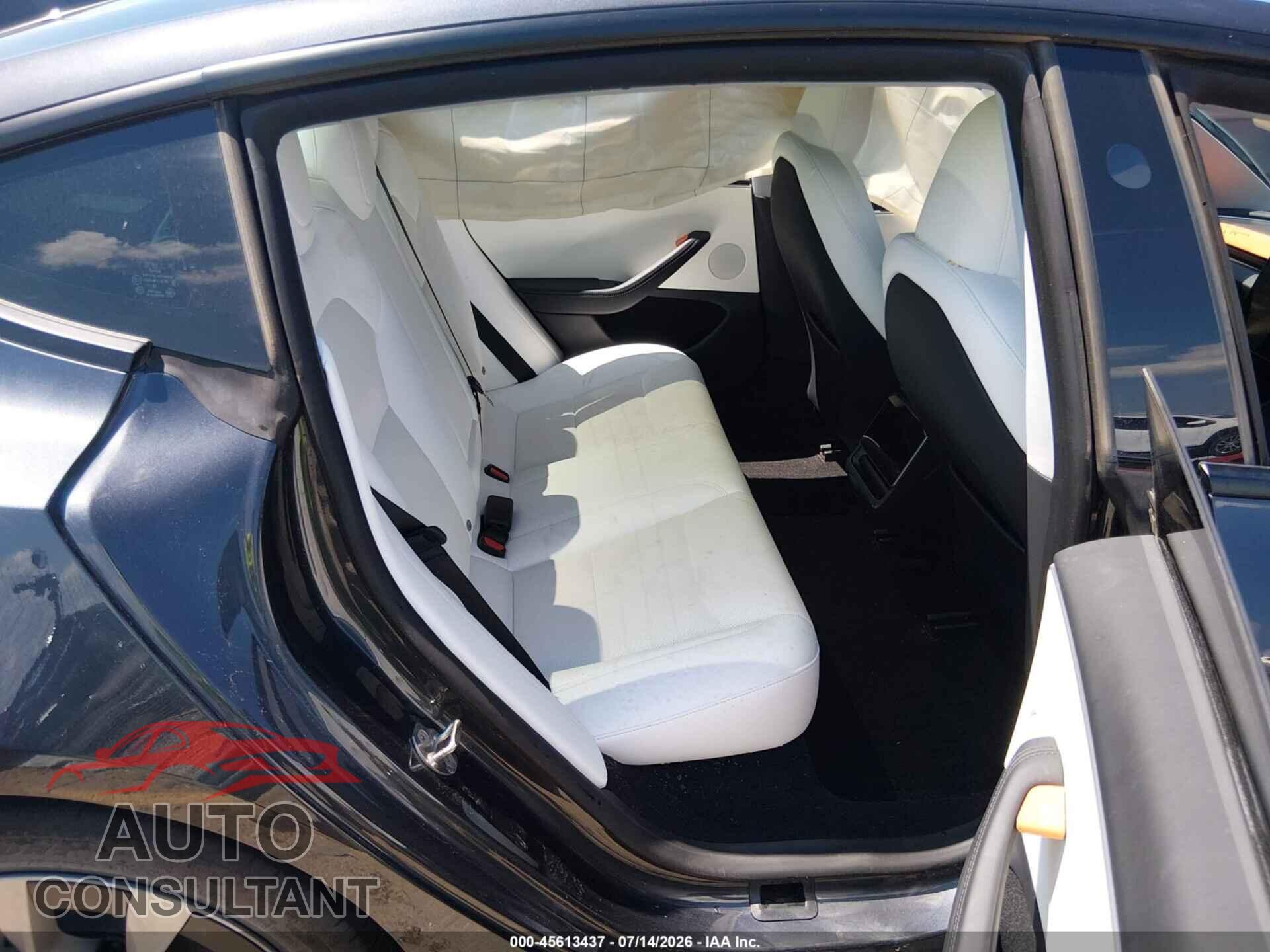 TESLA MODEL 3 2024 - 5YJ3E1EA0RF858914