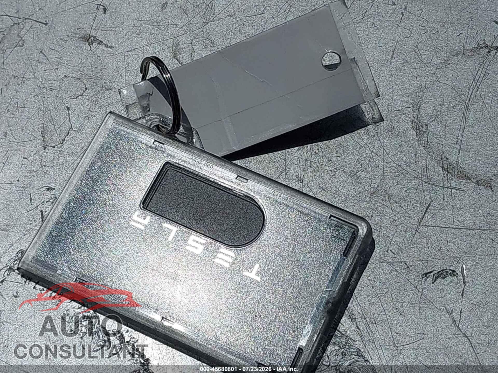 TESLA MODEL Y 2024 - 7SAYGDED2RF087175