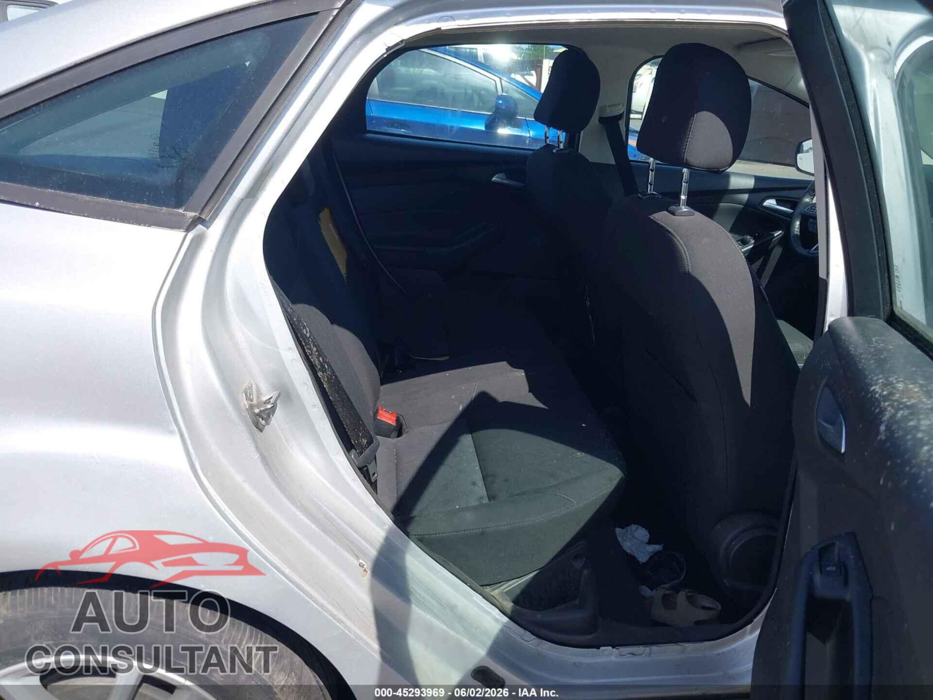 FORD FOCUS 2015 - 1FADP3F28FL370133