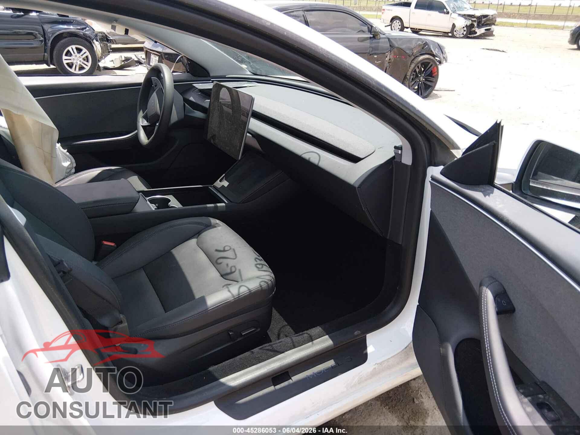 TESLA MODEL 3 2024 - 5YJ3E1EA1RF744100