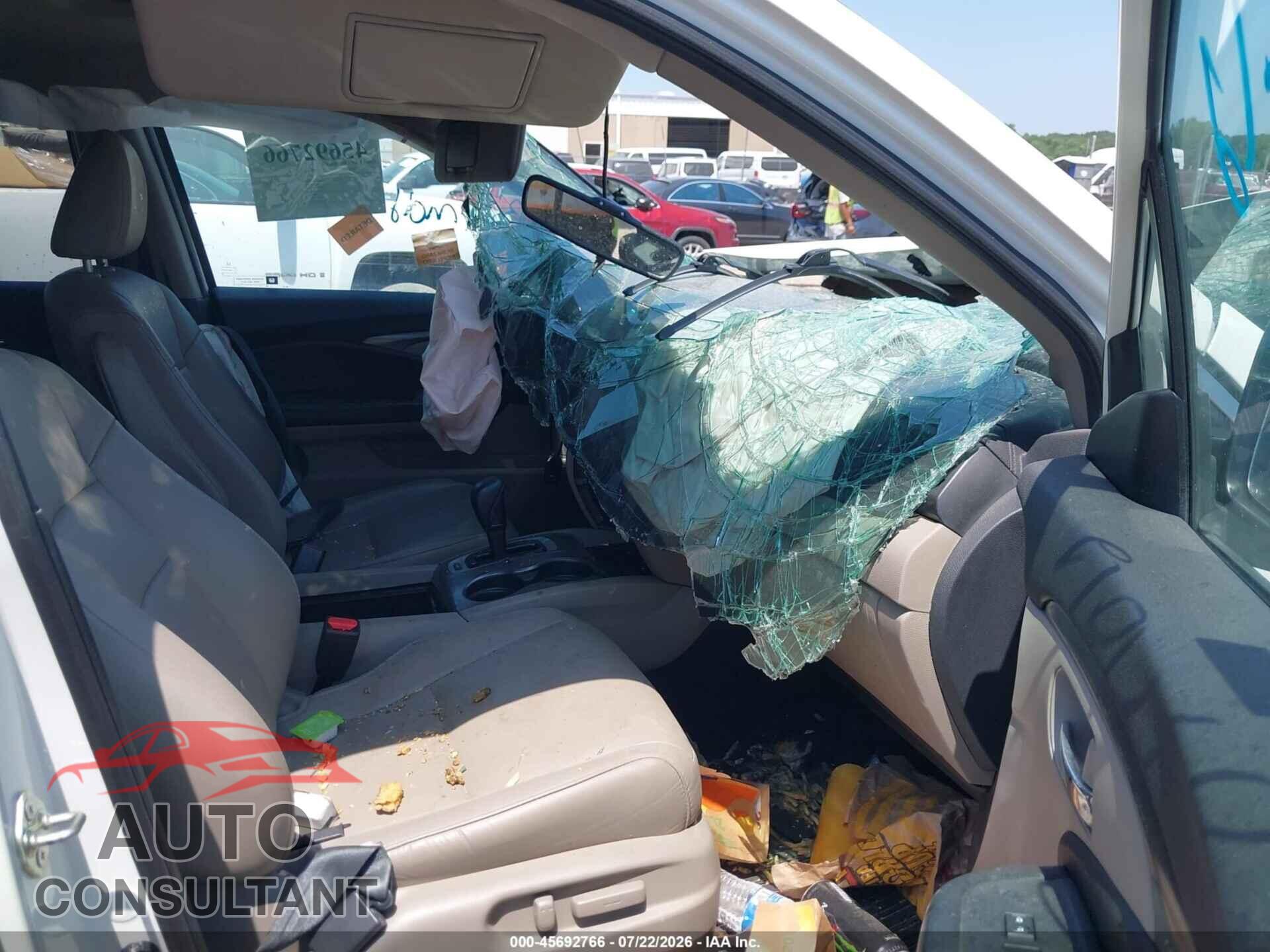 HONDA PILOT 2017 - 5FNYF5H52HB020276