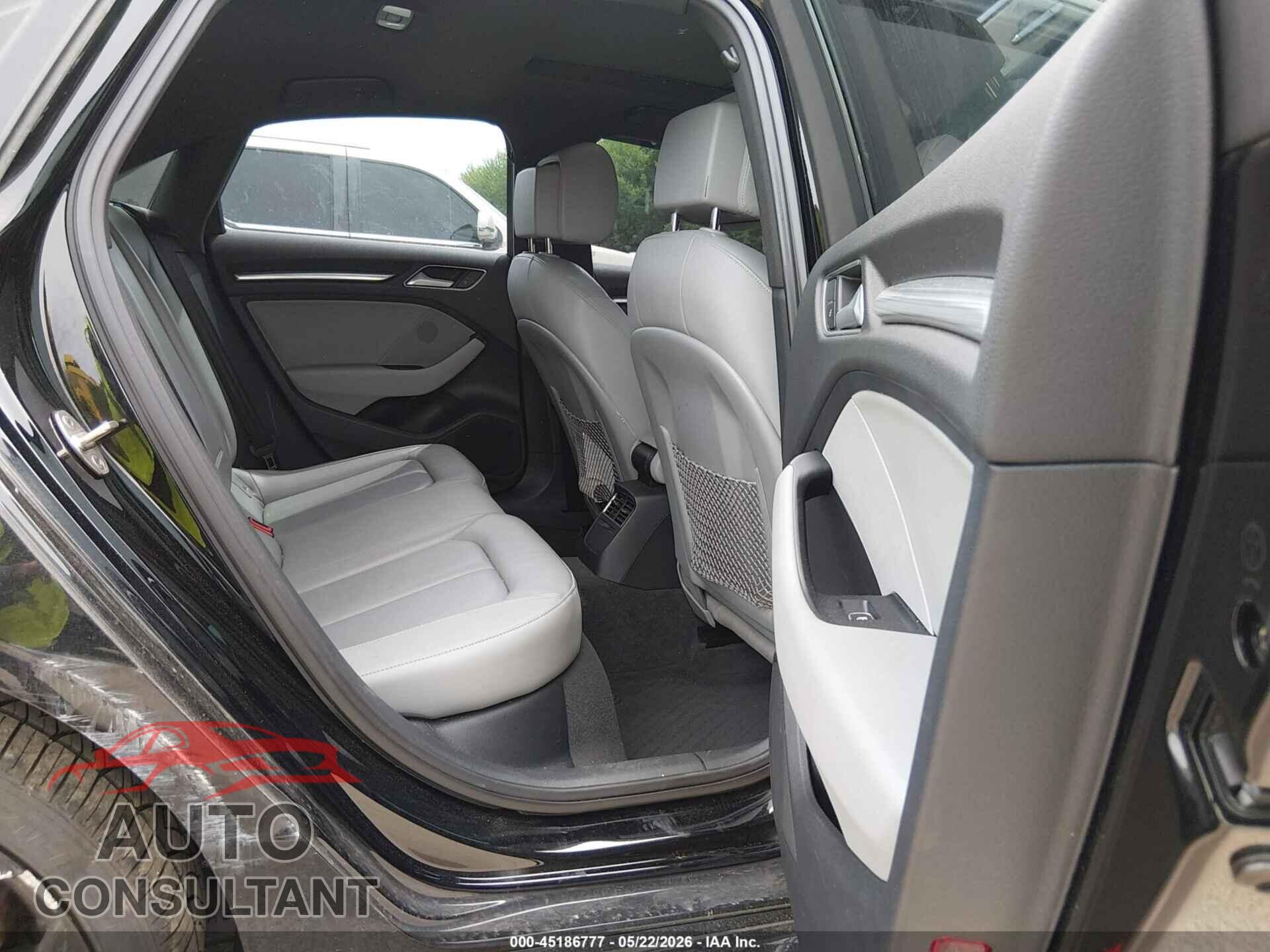AUDI A3 2017 - WAUJ8GFF5H1049666