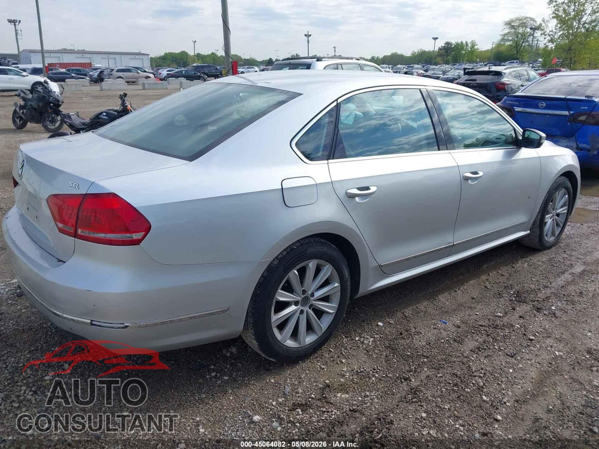 VOLKSWAGEN PASSAT 2013 - 1VWCH7A36DC059305