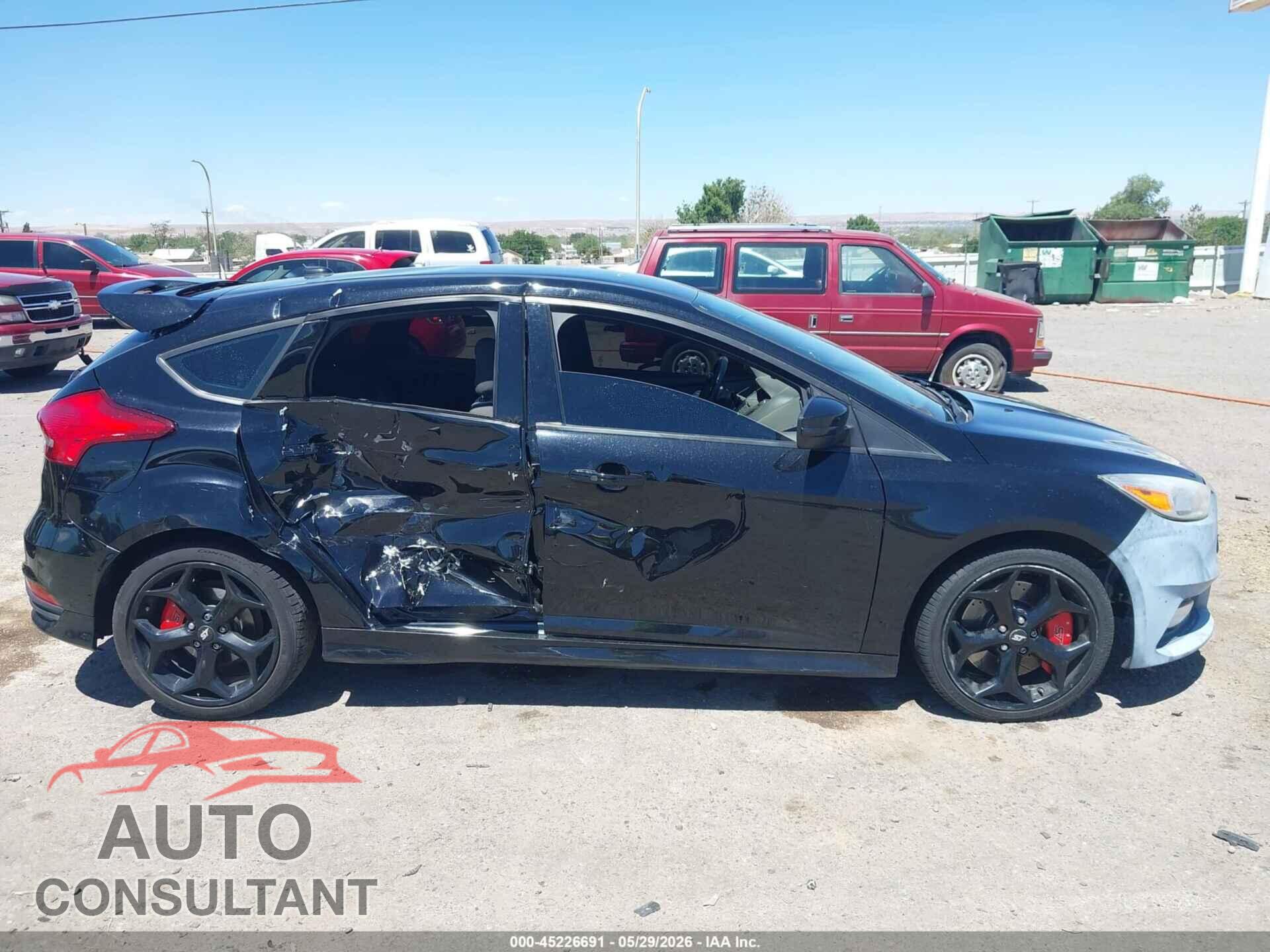 FORD FOCUS ST 2017 - 1FADP3L96HL270858