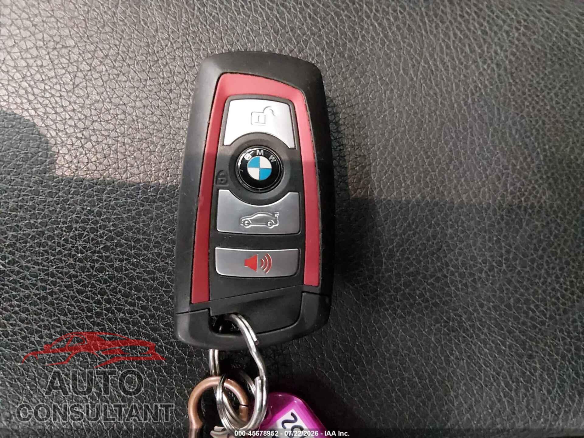 BMW 328I 2016 - WBA8E3G58GNU00504