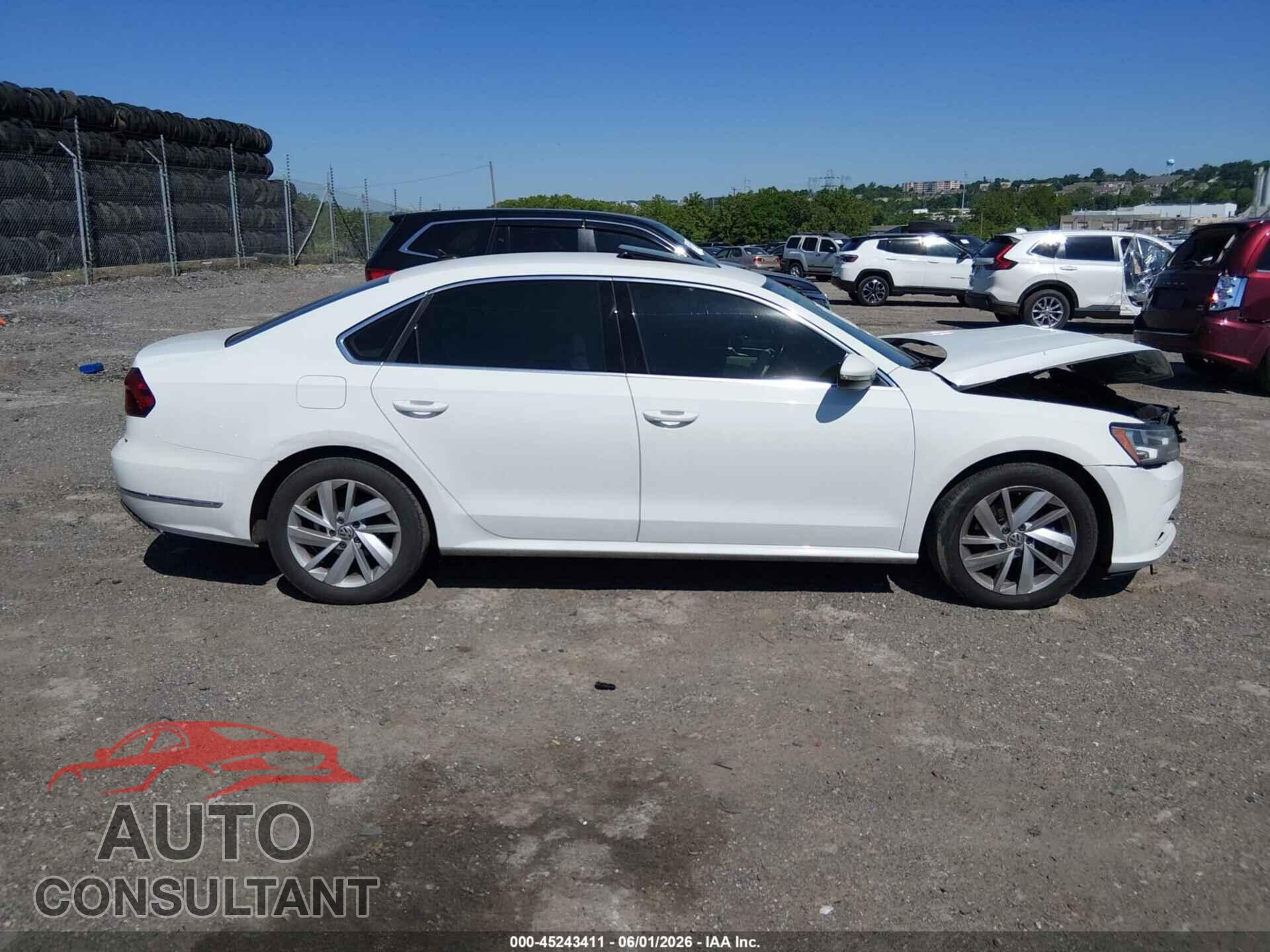 VOLKSWAGEN PASSAT 2018 - 1VWBA7A39JC011714