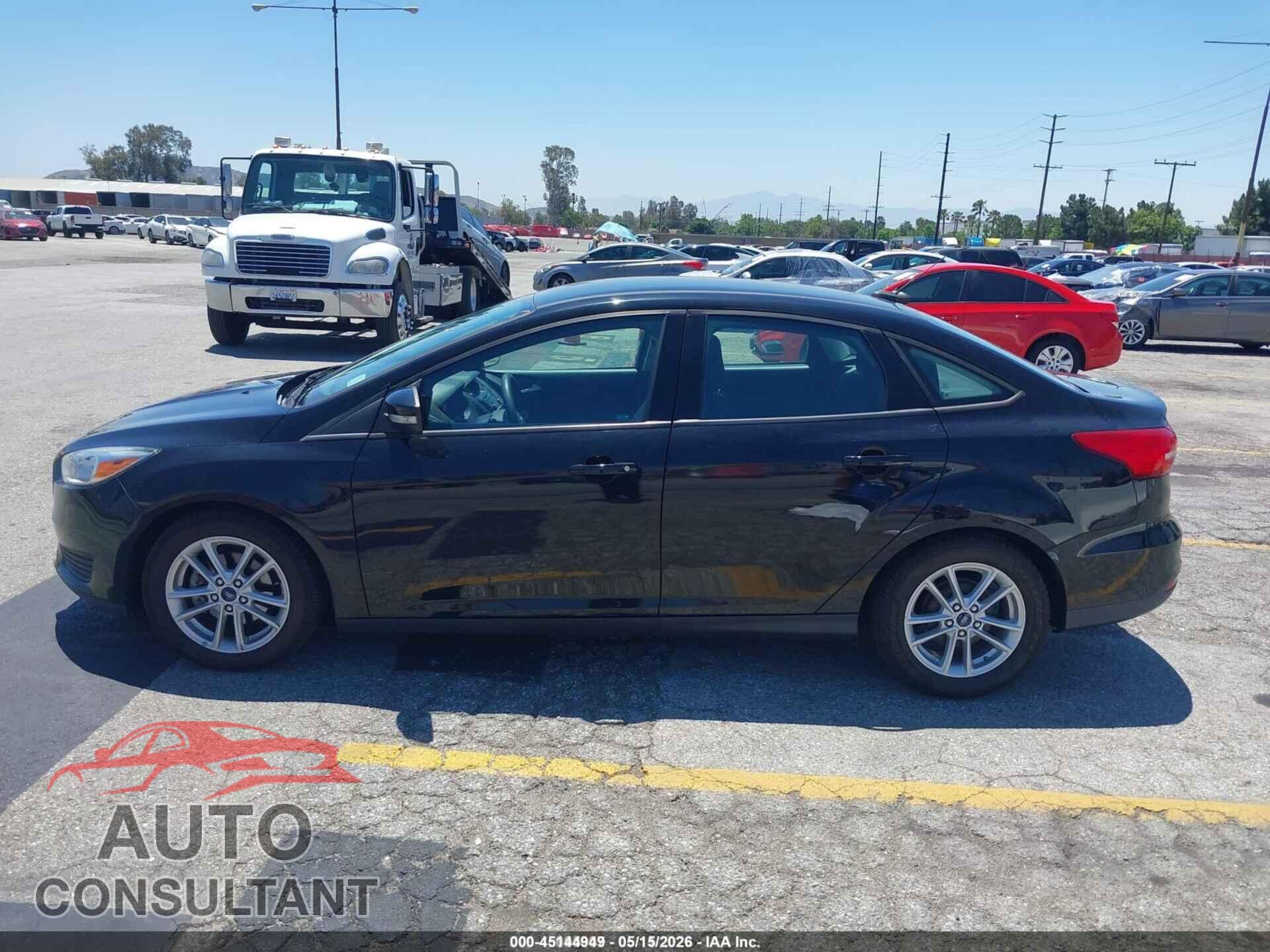FORD FOCUS 2017 - 1FADP3F23HL329685