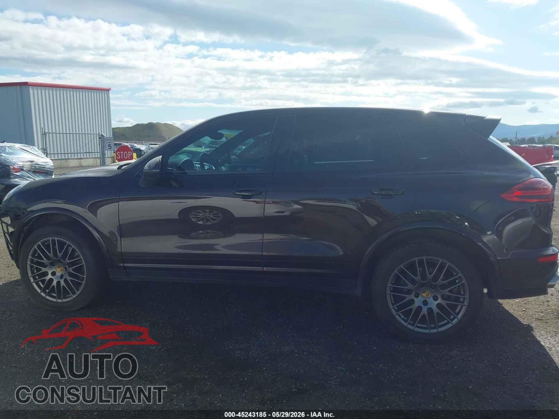 PORSCHE CAYENNE 2018 - WP1AA2A24JKA02402