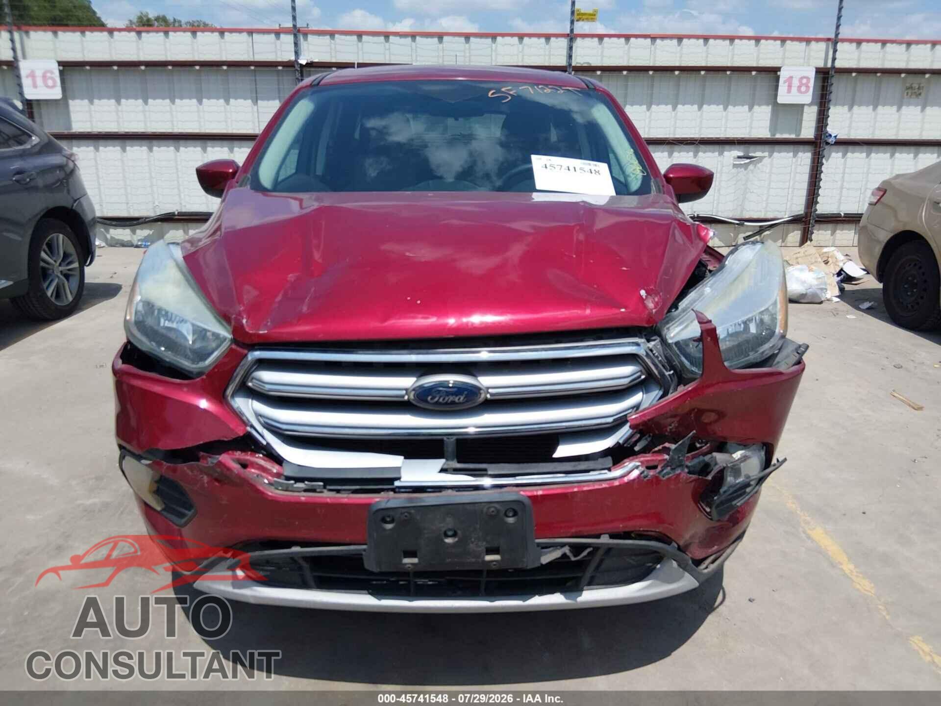 FORD ESCAPE 2017 - 1FMCU0G99HUD38602
