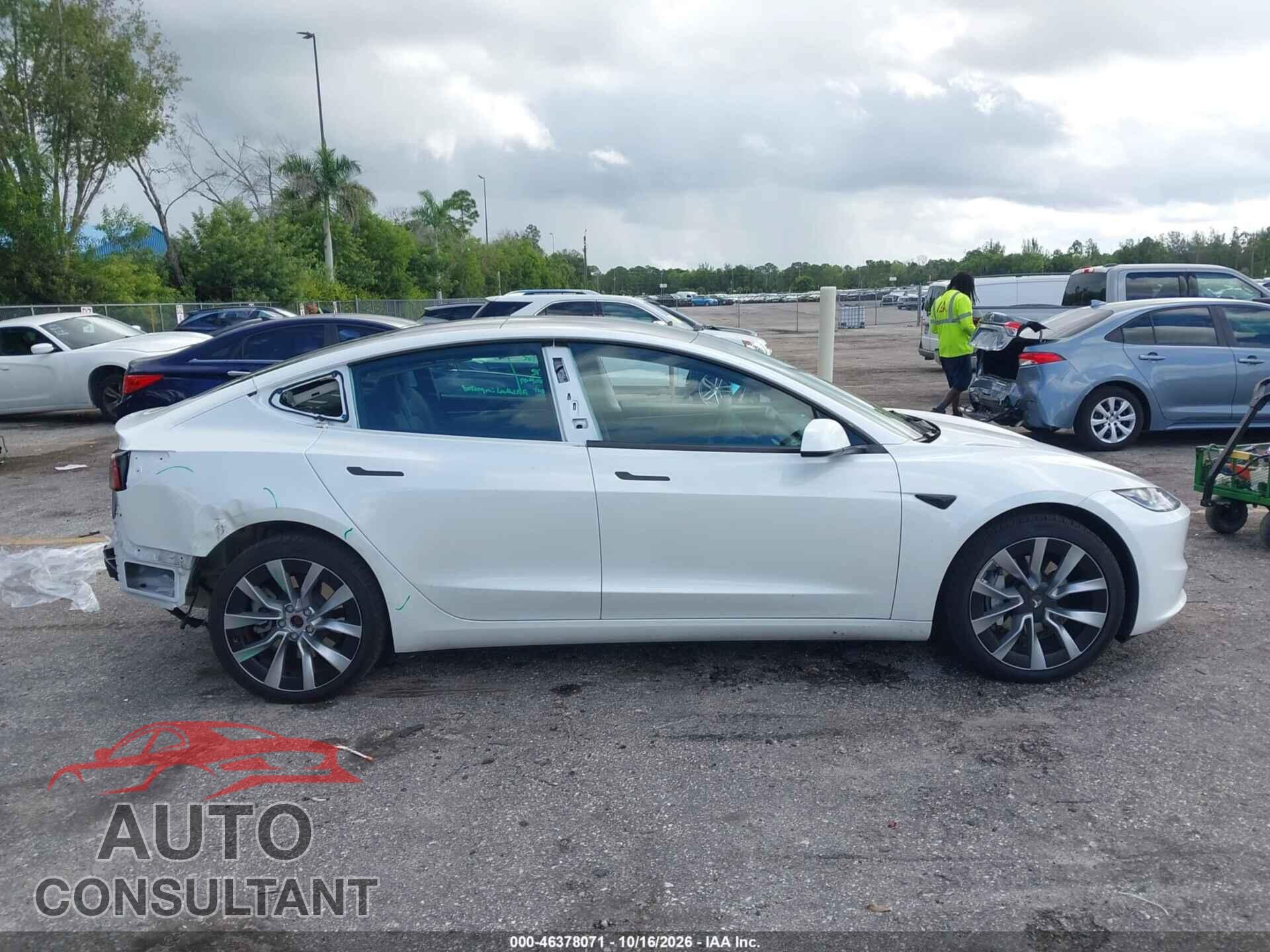 TESLA MODEL 3 2024 - 5YJ3E1EA9RF750565