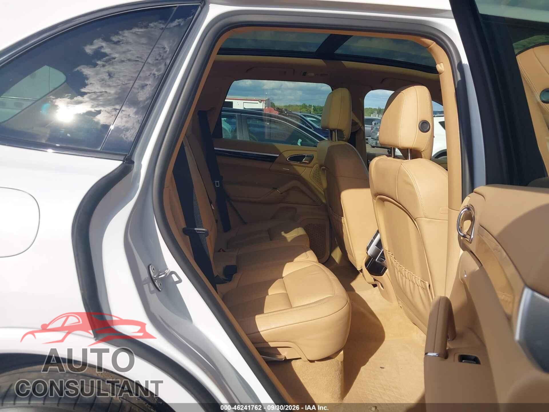 PORSCHE CAYENNE 2017 - WP1AA2A28HKA83561