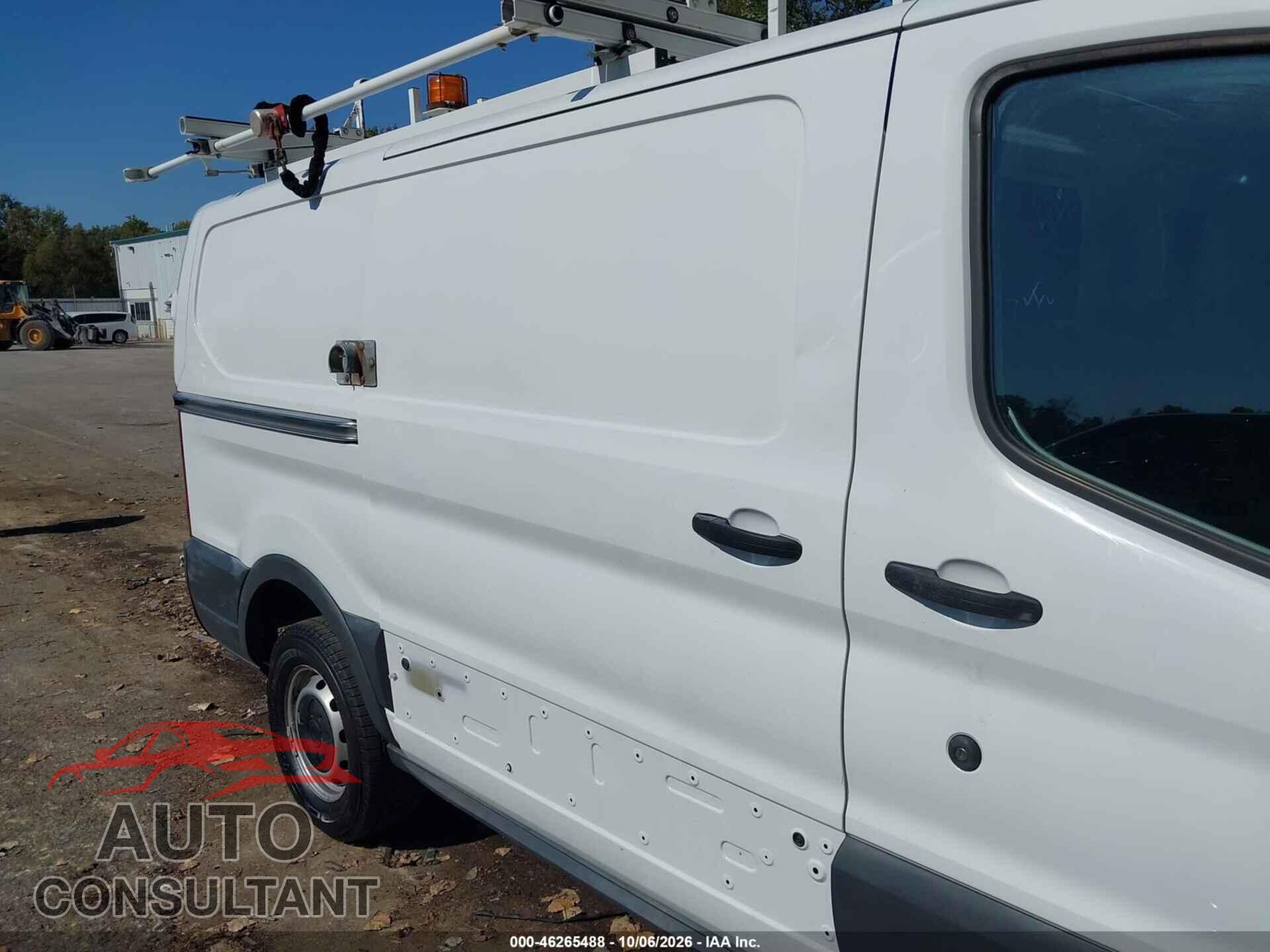 FORD TRANSIT-250 2017 - 1FTYR1YM1HKB17429
