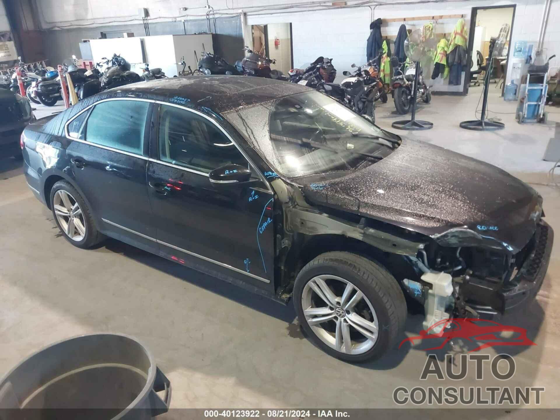 VOLKSWAGEN PASSAT 2014 - 1VWCN7A37EC117173