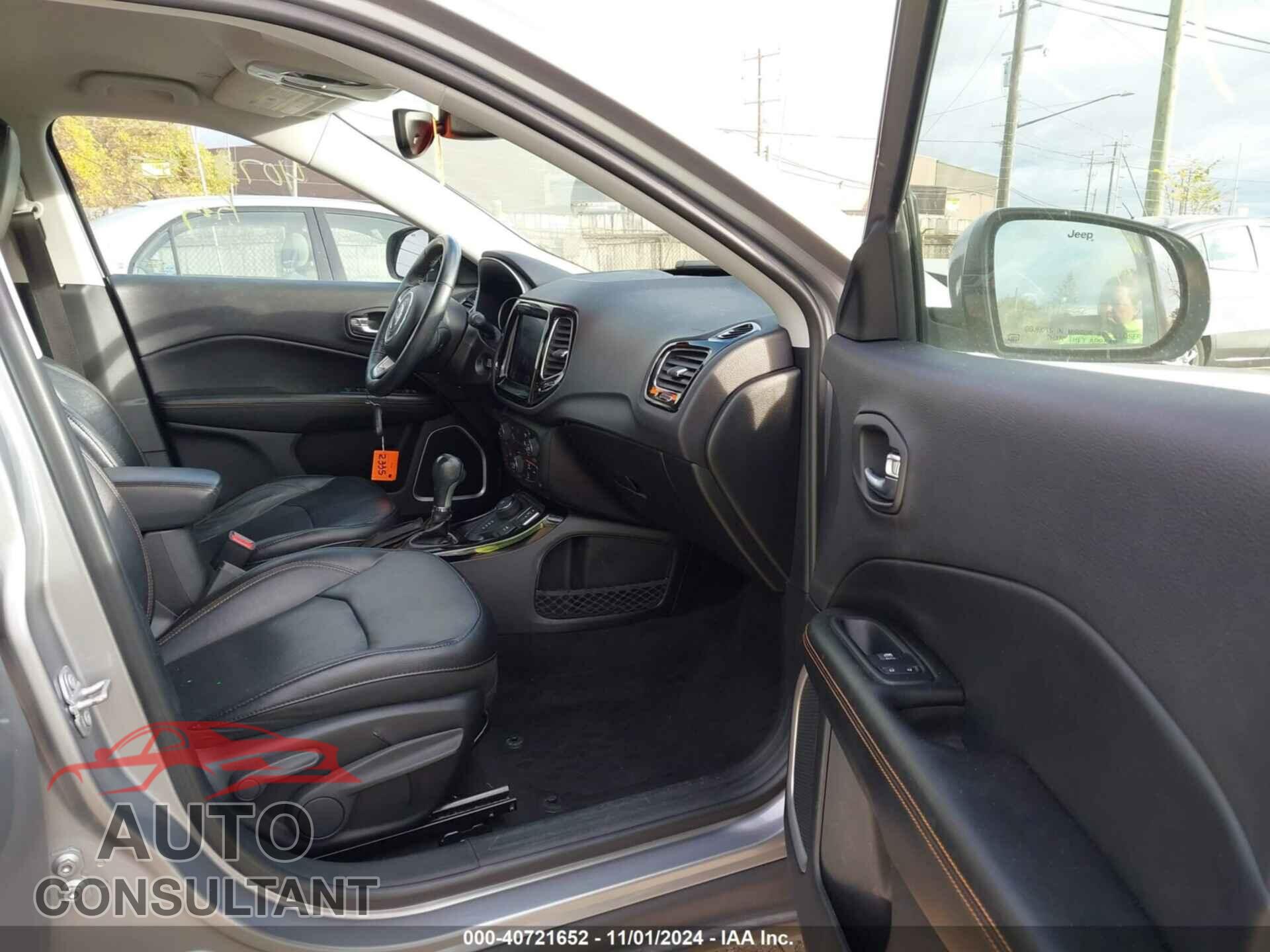 JEEP COMPASS 2018 - 3C4NJDCB3JT360178