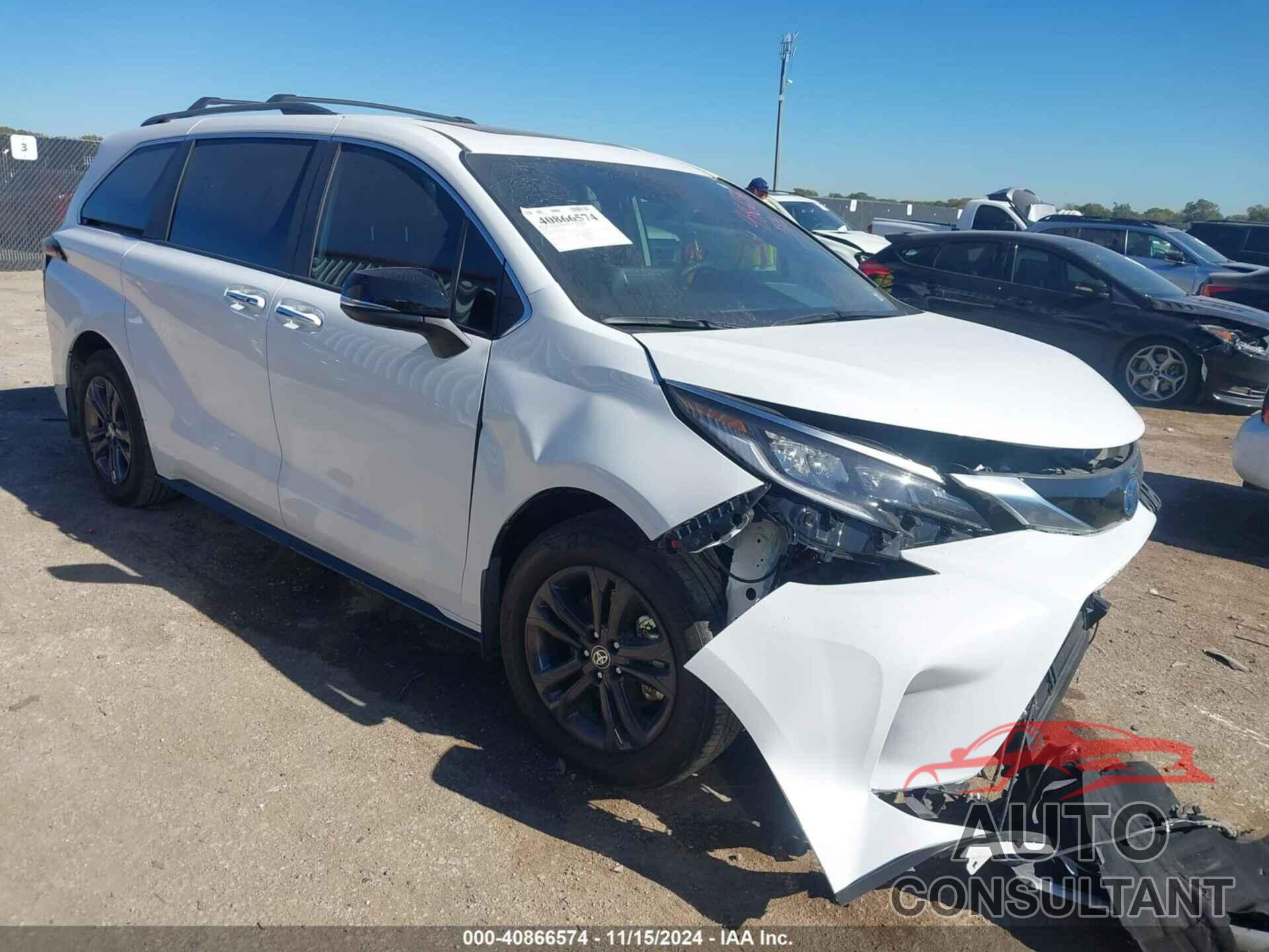 TOYOTA SIENNA 2024 - 5TDCSKFC8RS124497