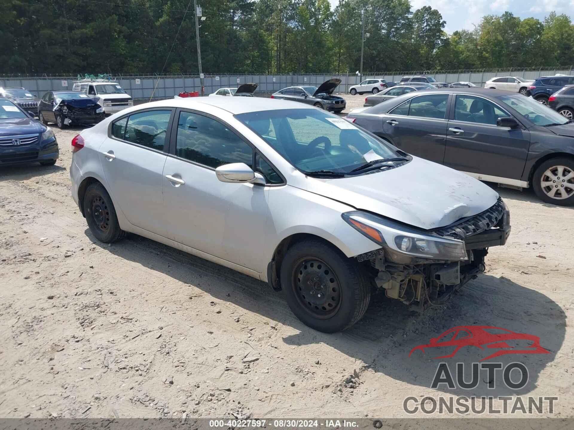 KIA FORTE 2018 - 3KPFL4A74JE197106