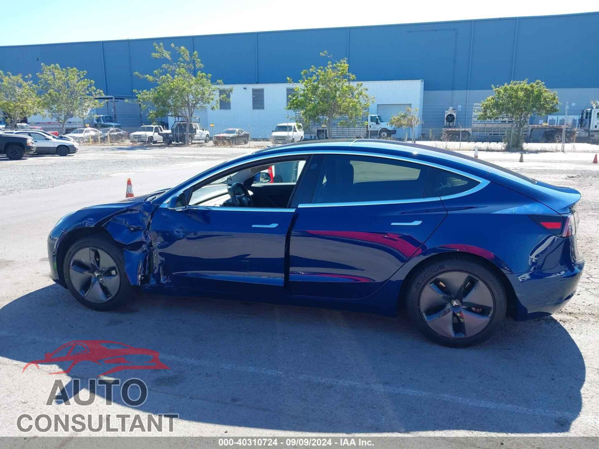 TESLA MODEL 3 2018 - 5YJ3E1EA0JF004302