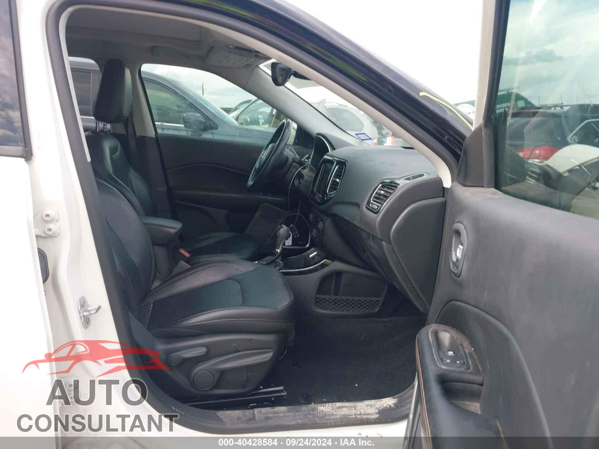 JEEP COMPASS 2018 - 3C4NJCCB6JT181515