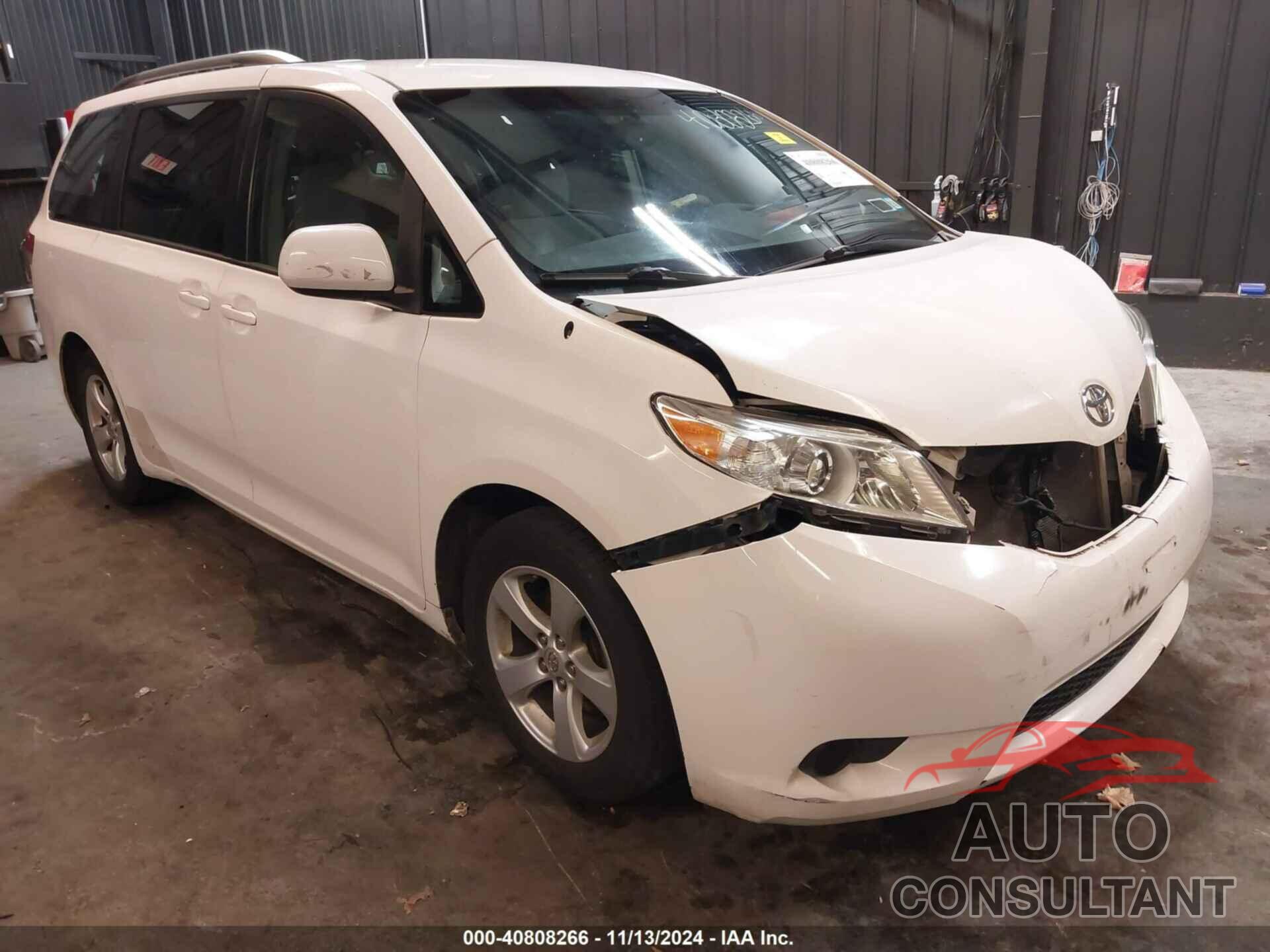 TOYOTA SIENNA 2011 - 5TDKK3DC4BS058590