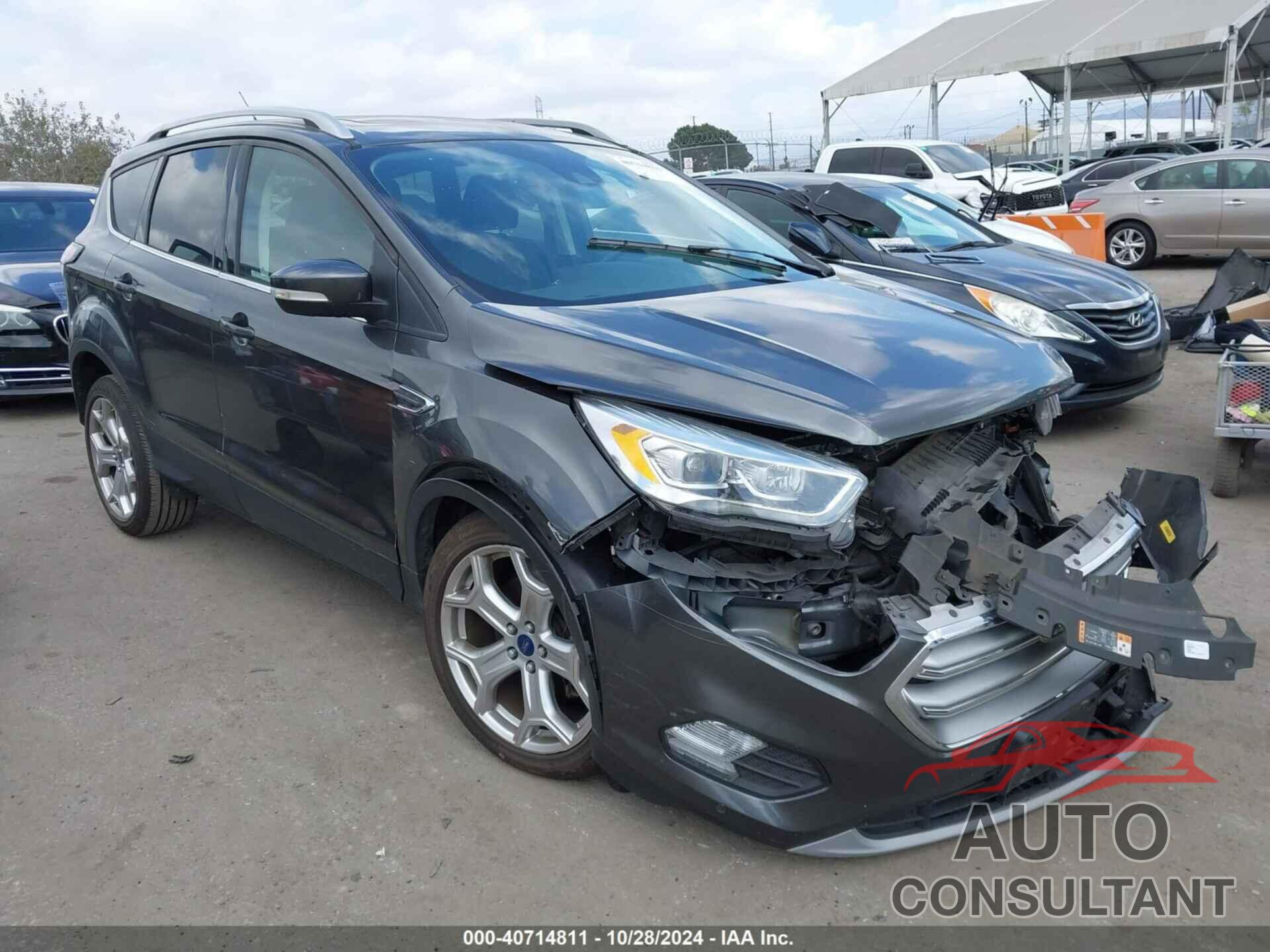 FORD ESCAPE 2017 - 1FMCU0J99HUC51355