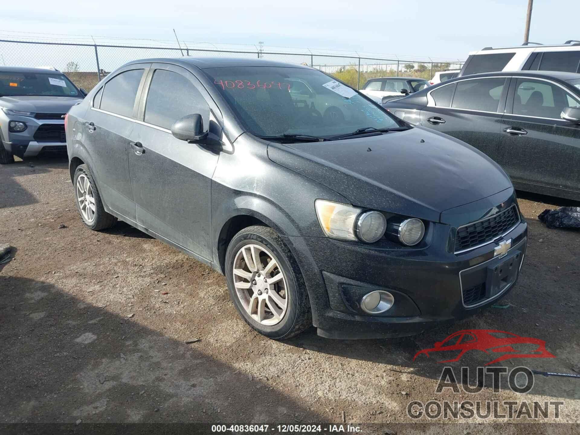 CHEVROLET SONIC 2015 - 1G1JC5SH0F4175208