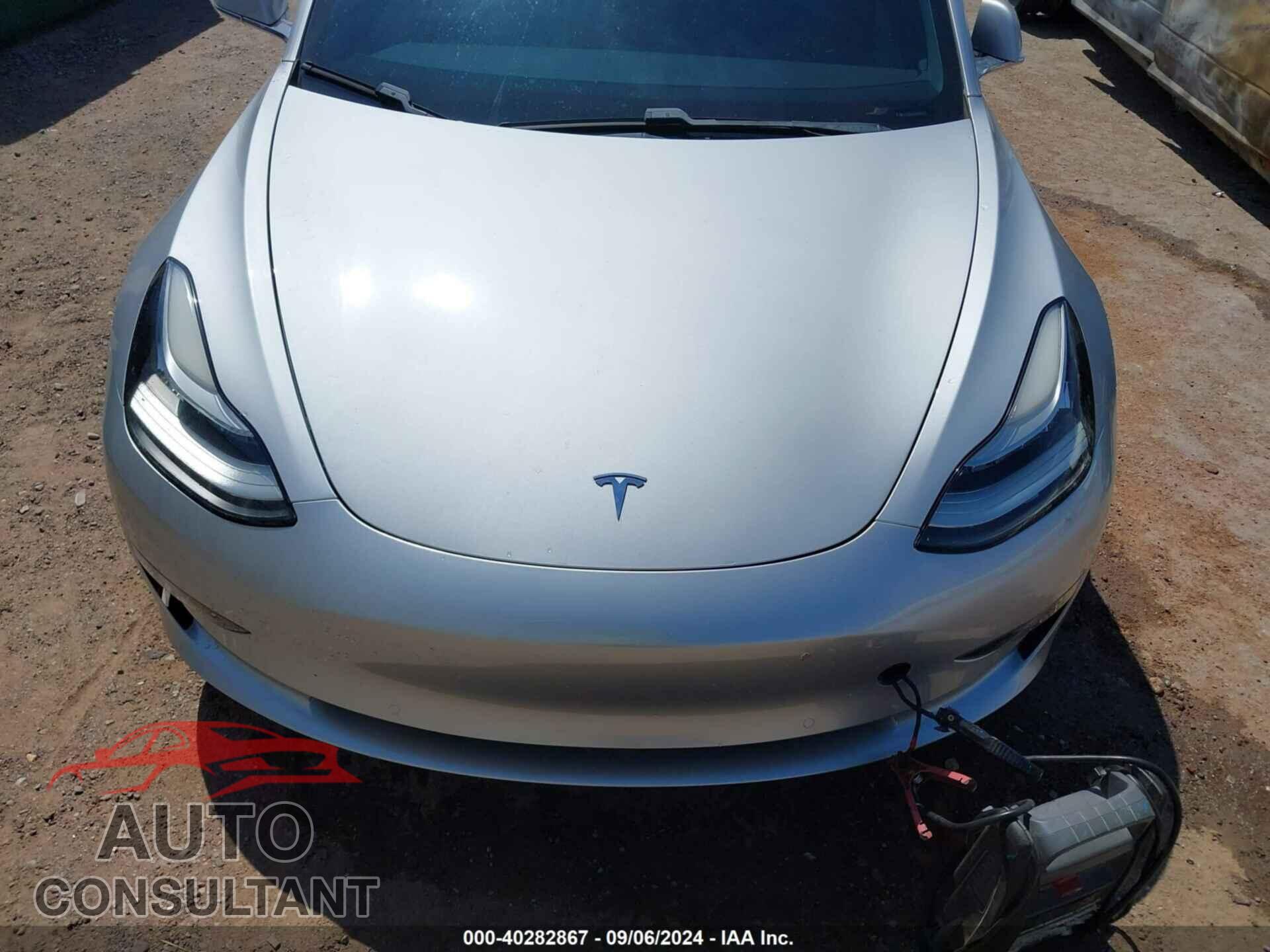 TESLA MODEL 3 2018 - 5YJ3E1EB7JF100579