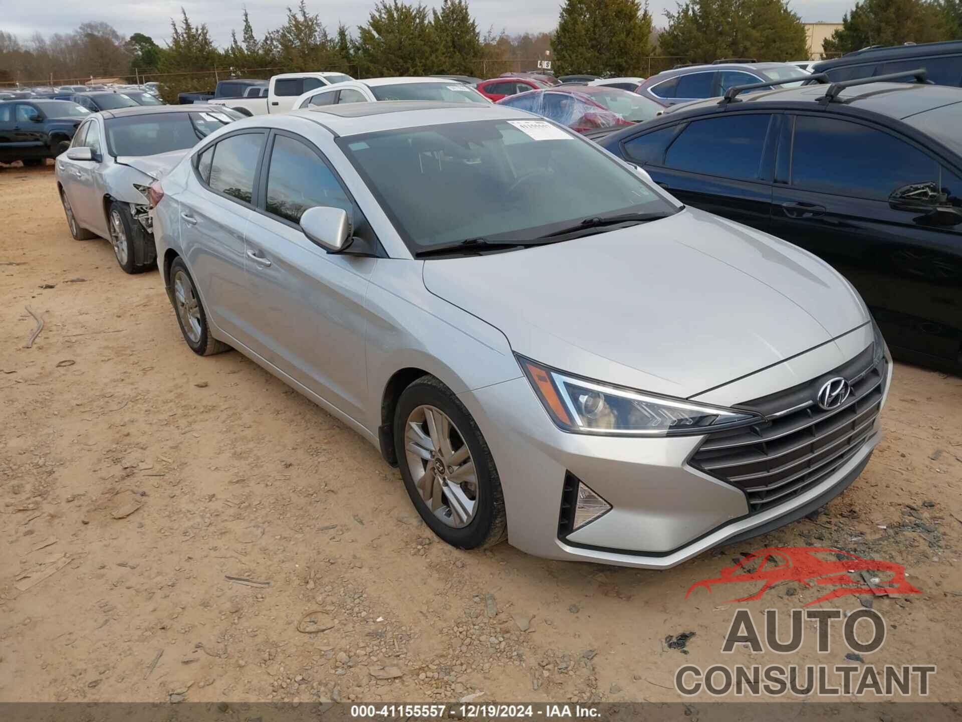 HYUNDAI ELANTRA 2019 - 5NPD84LF3KH477397